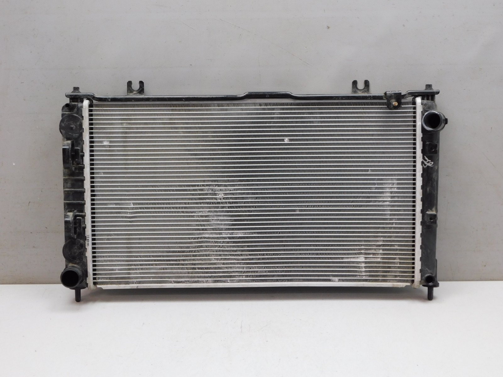 Радиатор охлаждения VAZ Lada Granta 2011>