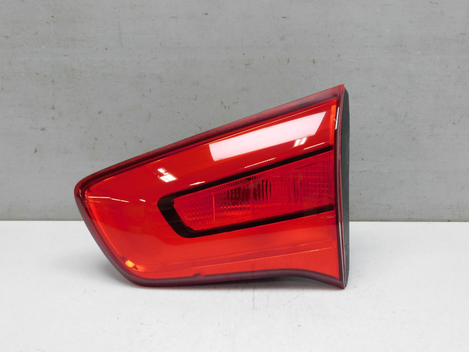 Фонарь задний наружный правый Kia Sportage 2010-2015