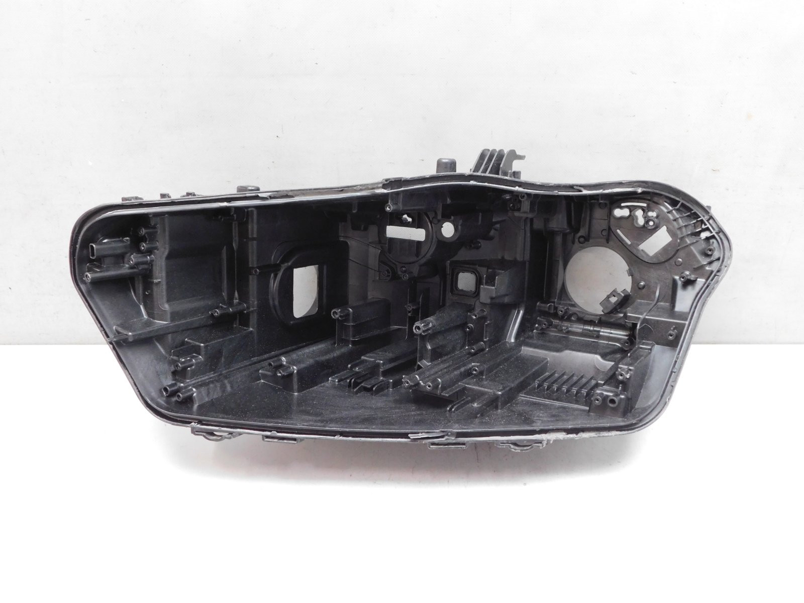 Корпус фары левой BMW X5 G05 2018>