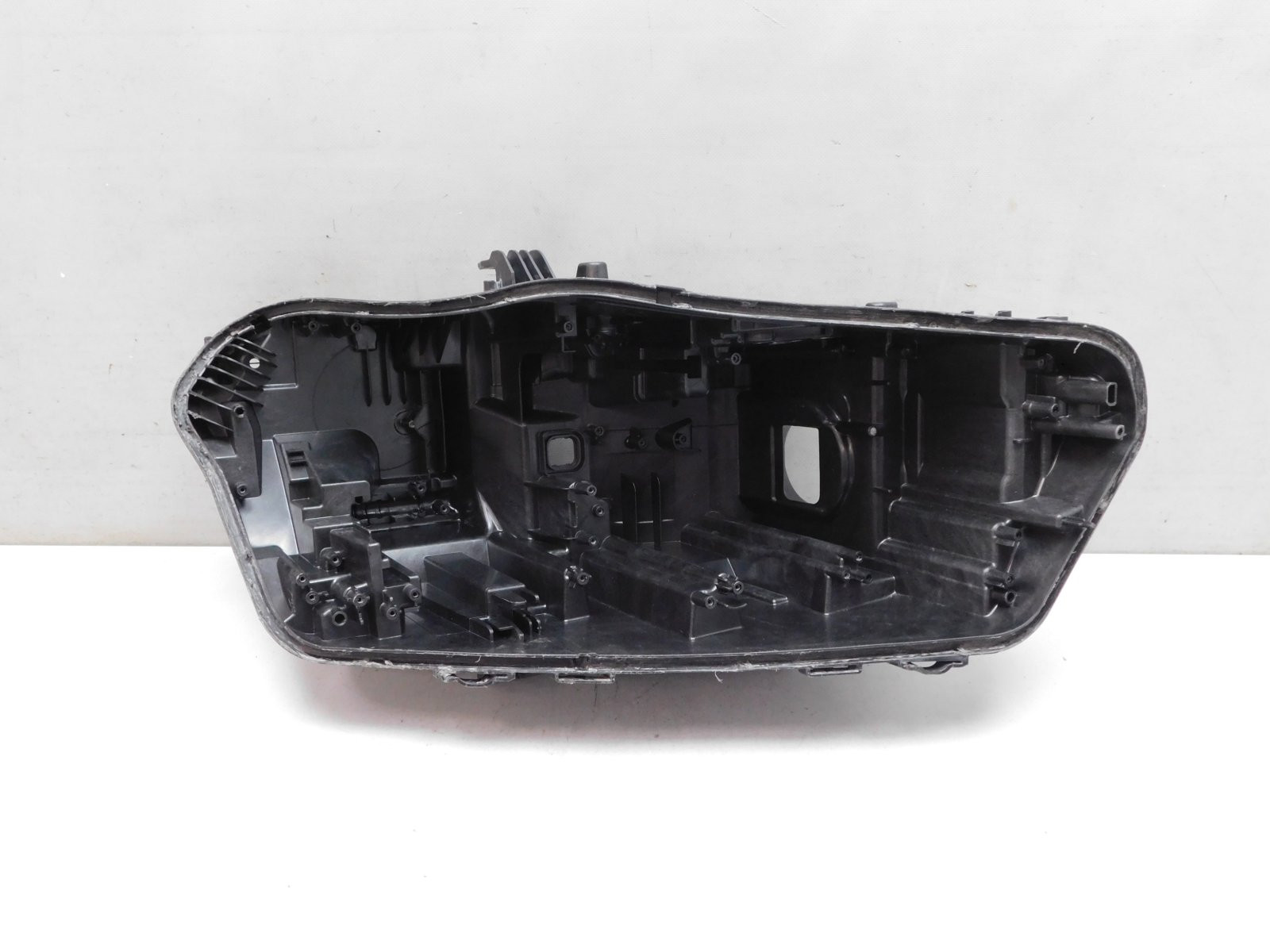 Корпус фары правой BMW X5 G05 2018>