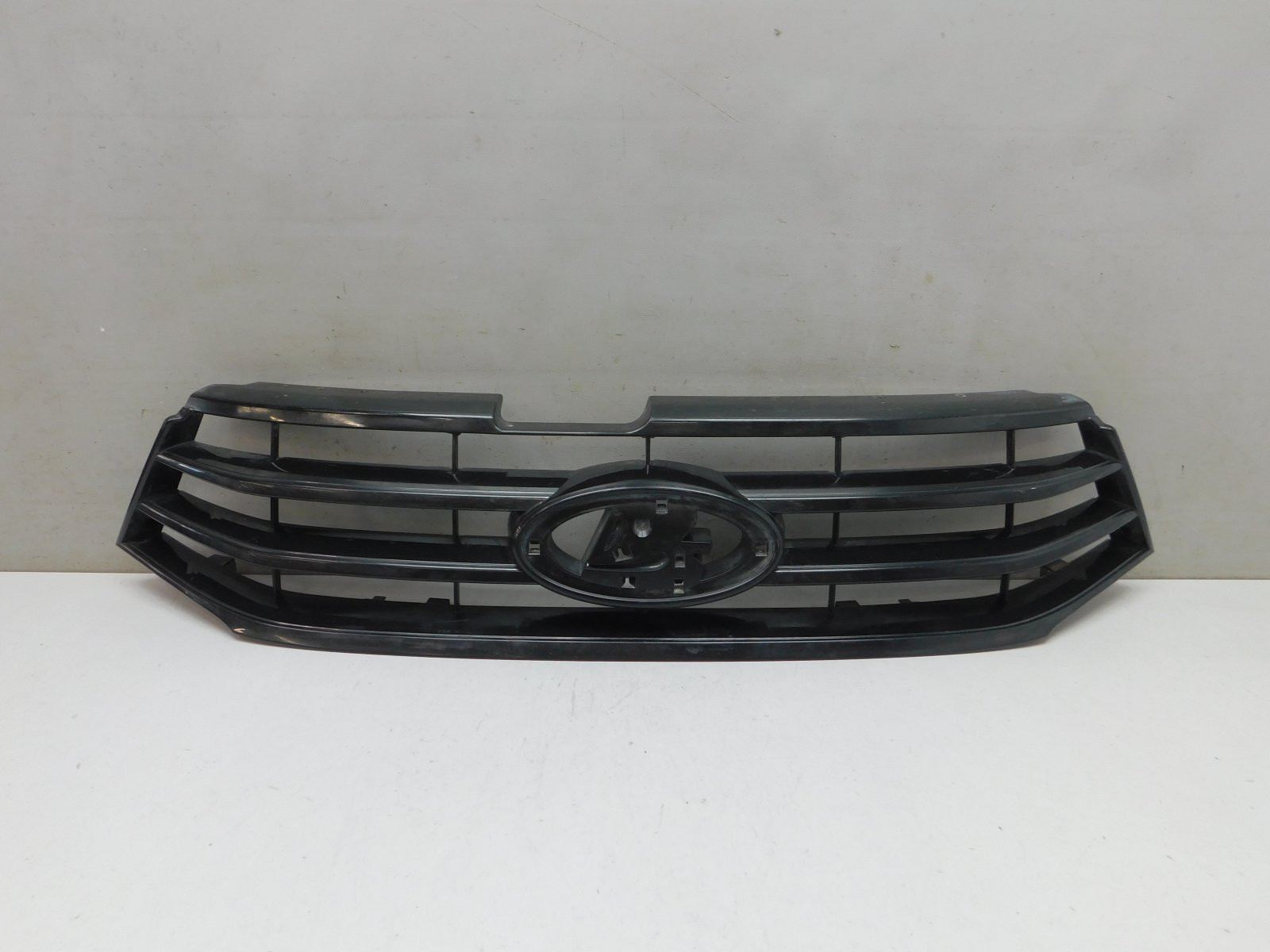 Решетка радиатора VAZ Vesta 2015>