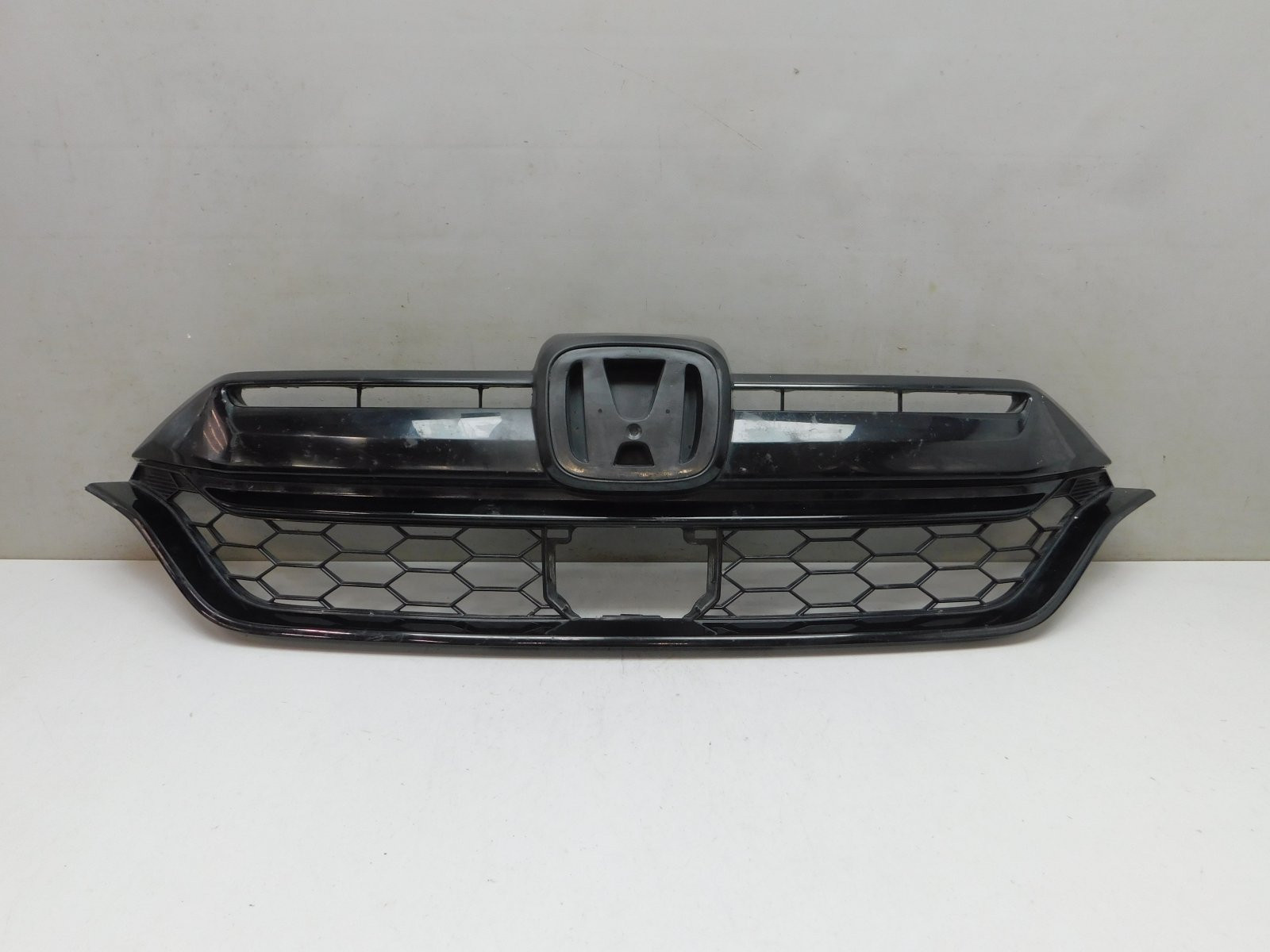 Решетка радиатора Honda CR-V 2017>