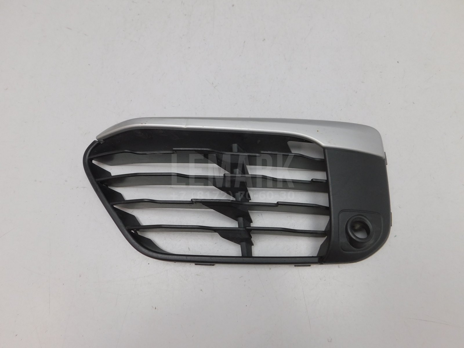 Решетка в бампер левая BMW X1 F48 2015> 51117354777