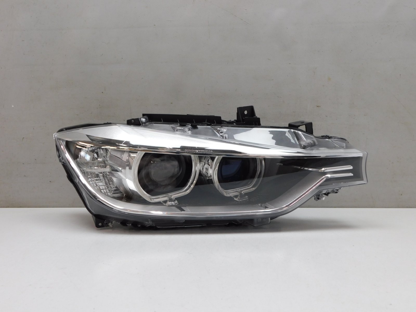 Фара правая BMW 3-серия F30 2011>