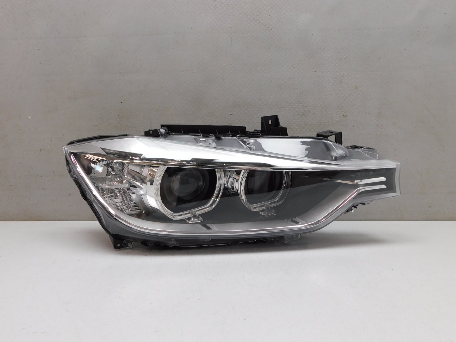 Фара правая BMW 3-серия F30 2011>