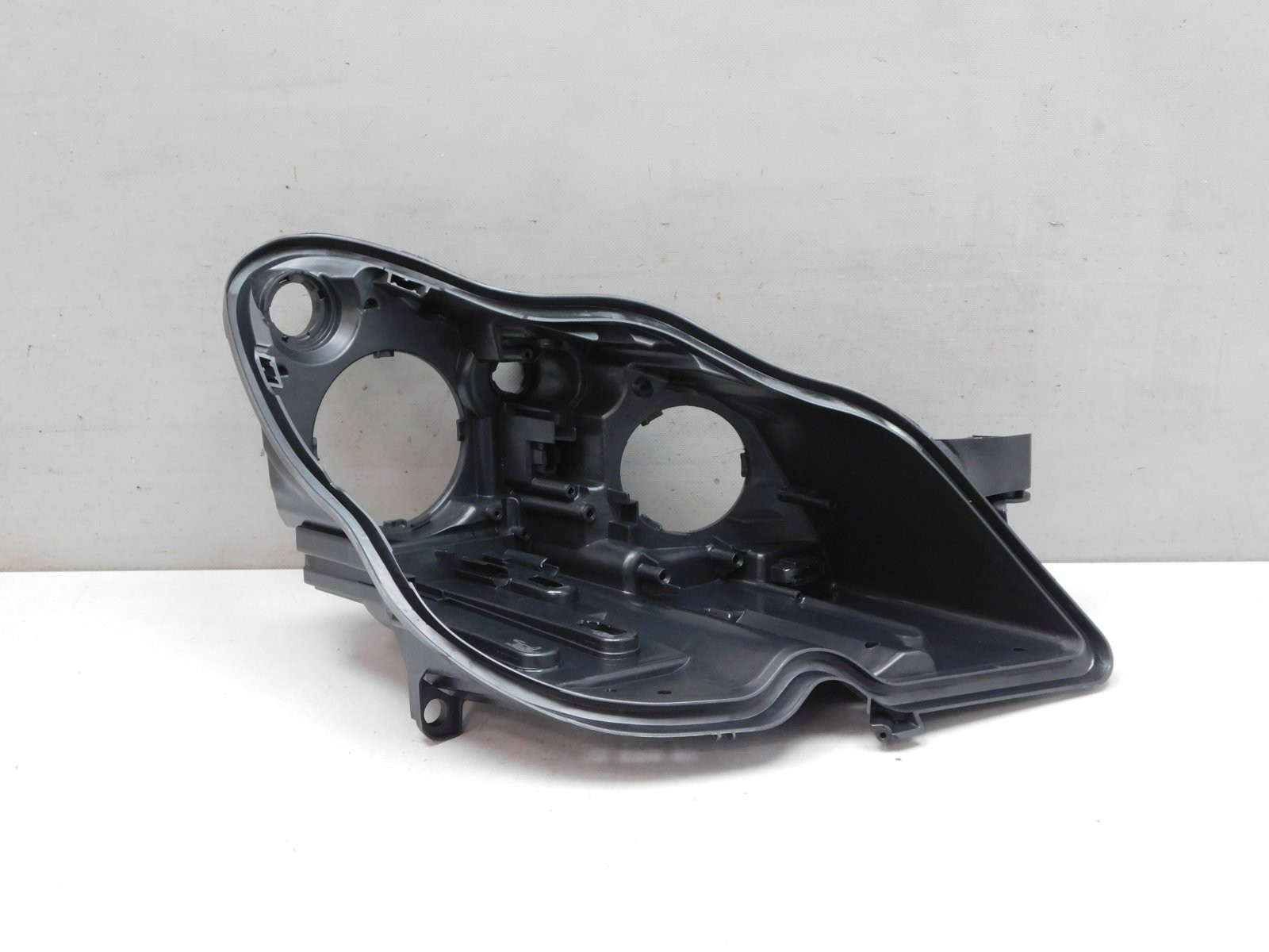 Корпус фары правой Mercedes-Benz CLS-Klasse W219 2004>