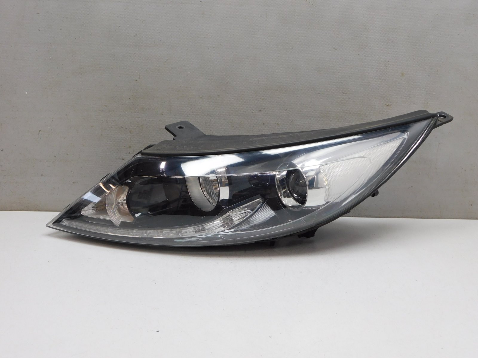 Фара левая Kia Sportage 2010-2015