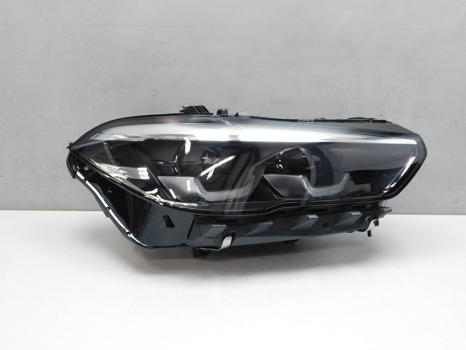 Фара правая BMW X5 G05 2018>