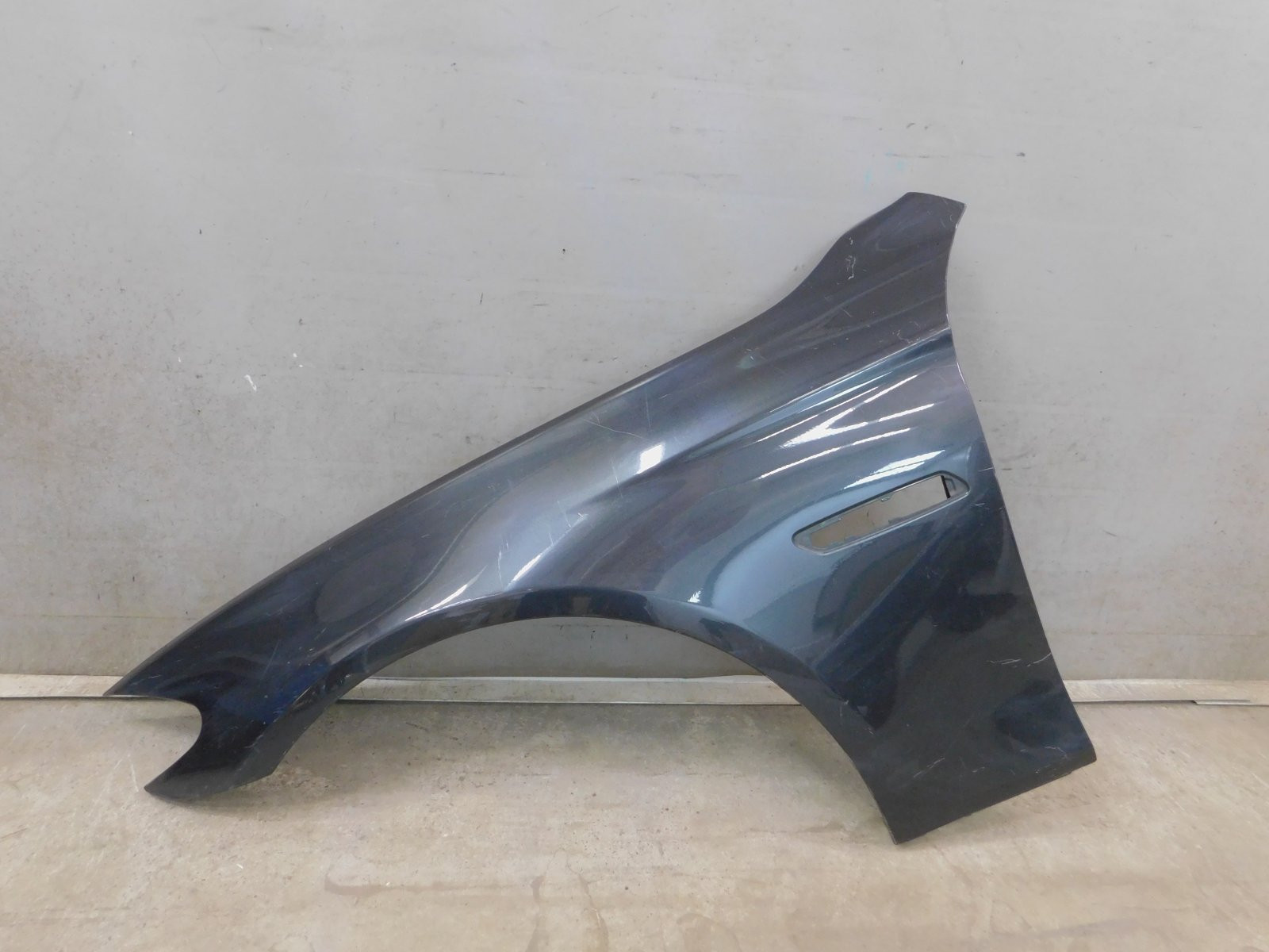 Крыло переднее левое BMW 5-серия F10/F11 2009>