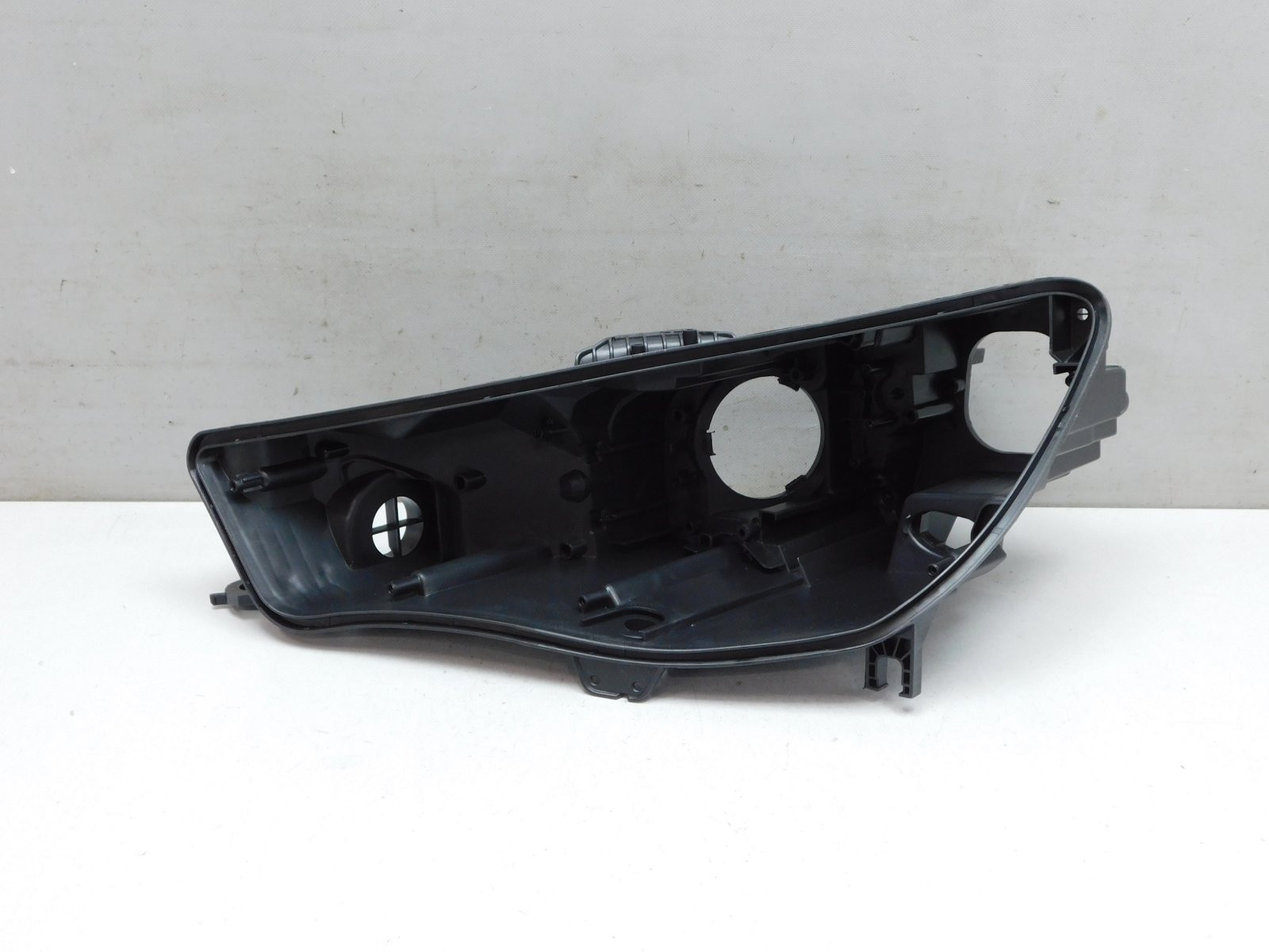 Корпус фары левой Audi A4 [B9] 2015>