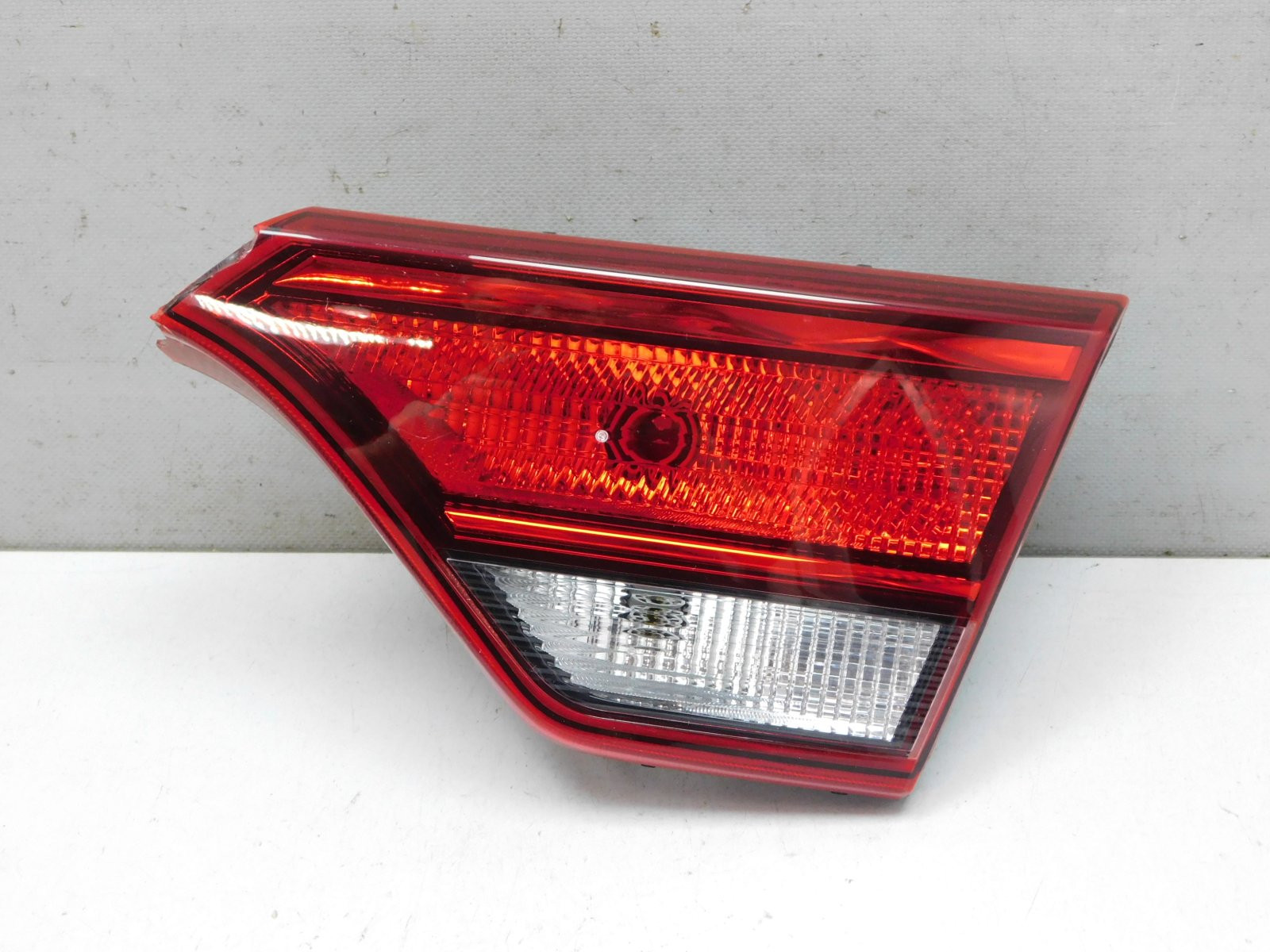 Фонарь задний внутренний правый Kia Rio 2017>