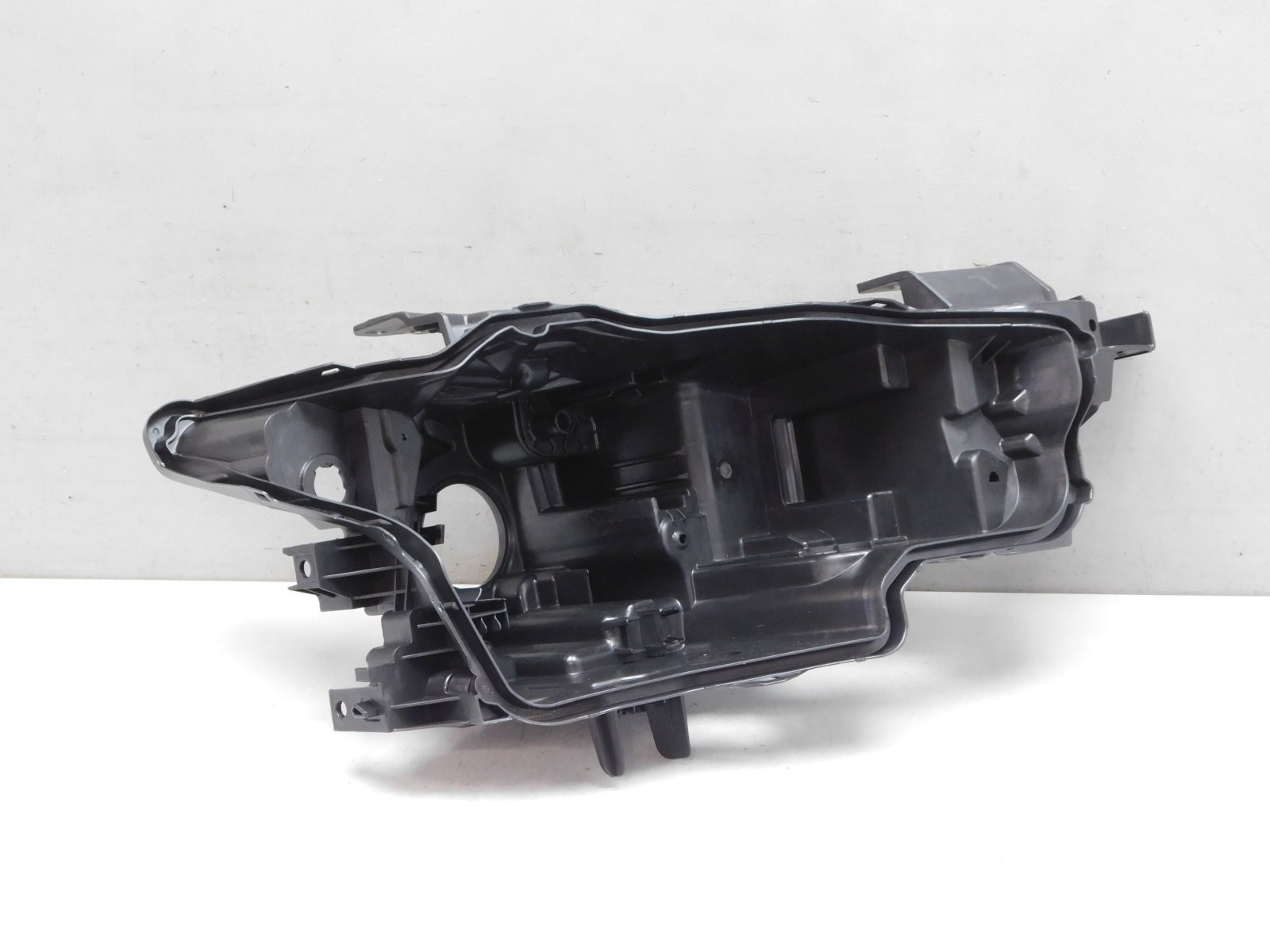 Корпус фары правой Mazda 3 (BP) 2019>