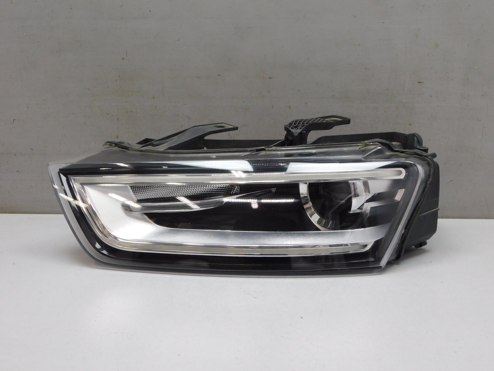 Фара левая Audi Q3 2012-2018