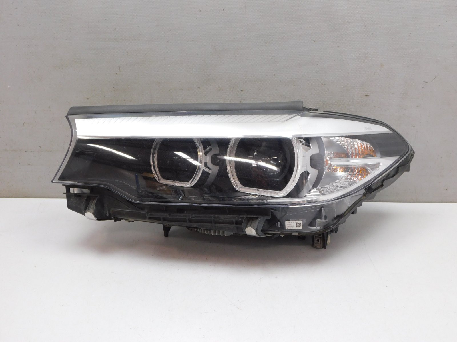 Фара левая BMW 5-серия G30 2016>