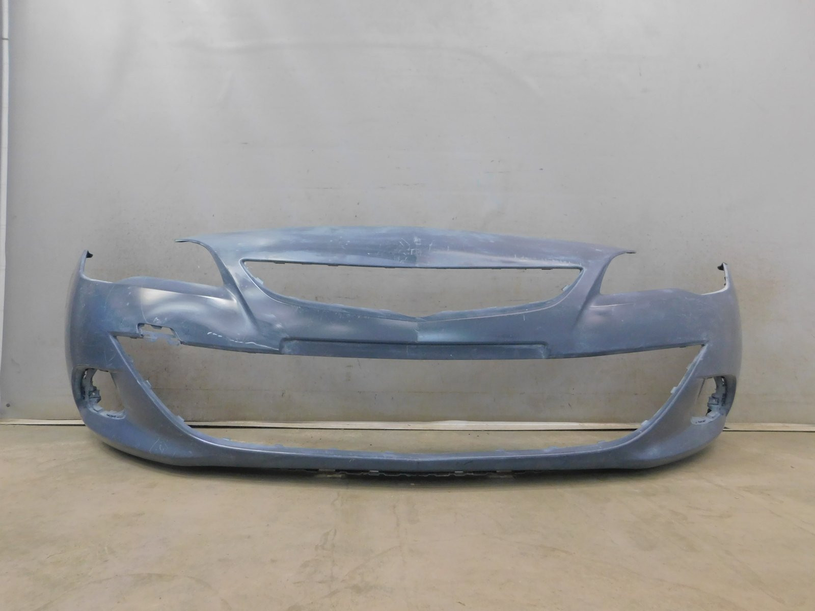 Бампер передний Opel Astra J 2010>