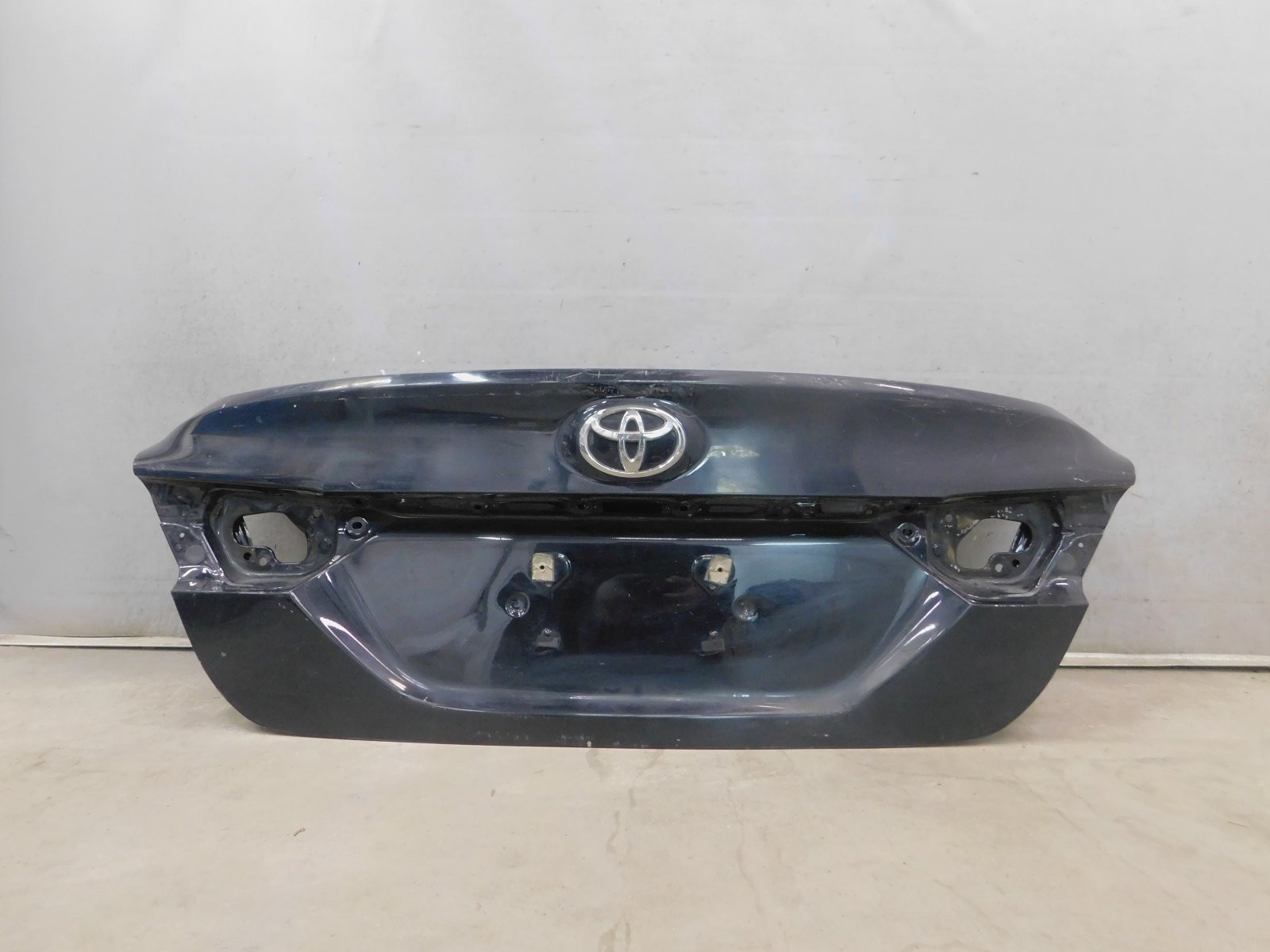 Крышка багажника Toyota Camry V70 2017>