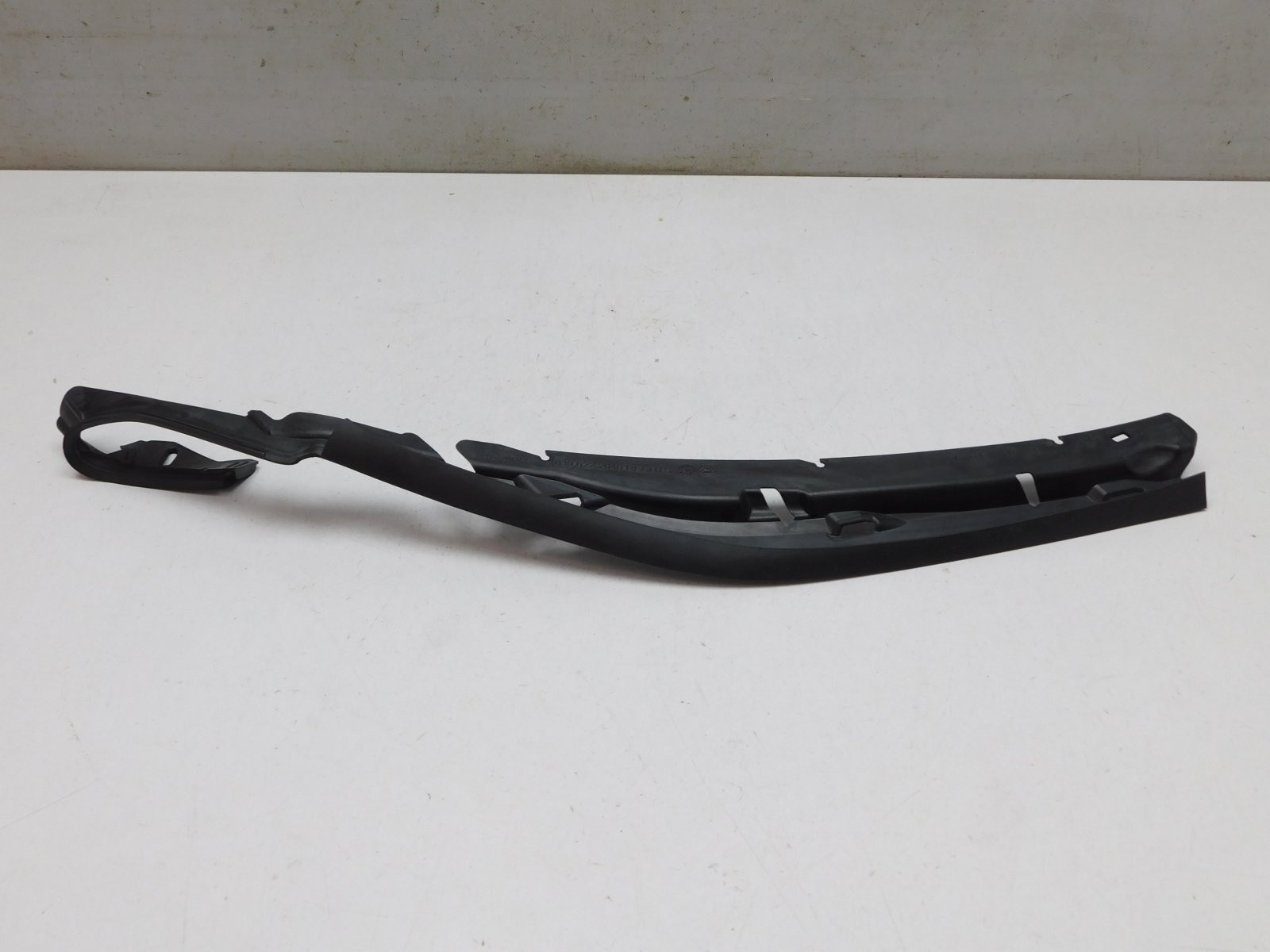 Уплотнитель фары BMW 6-серия Gran Turismo G32 2017>