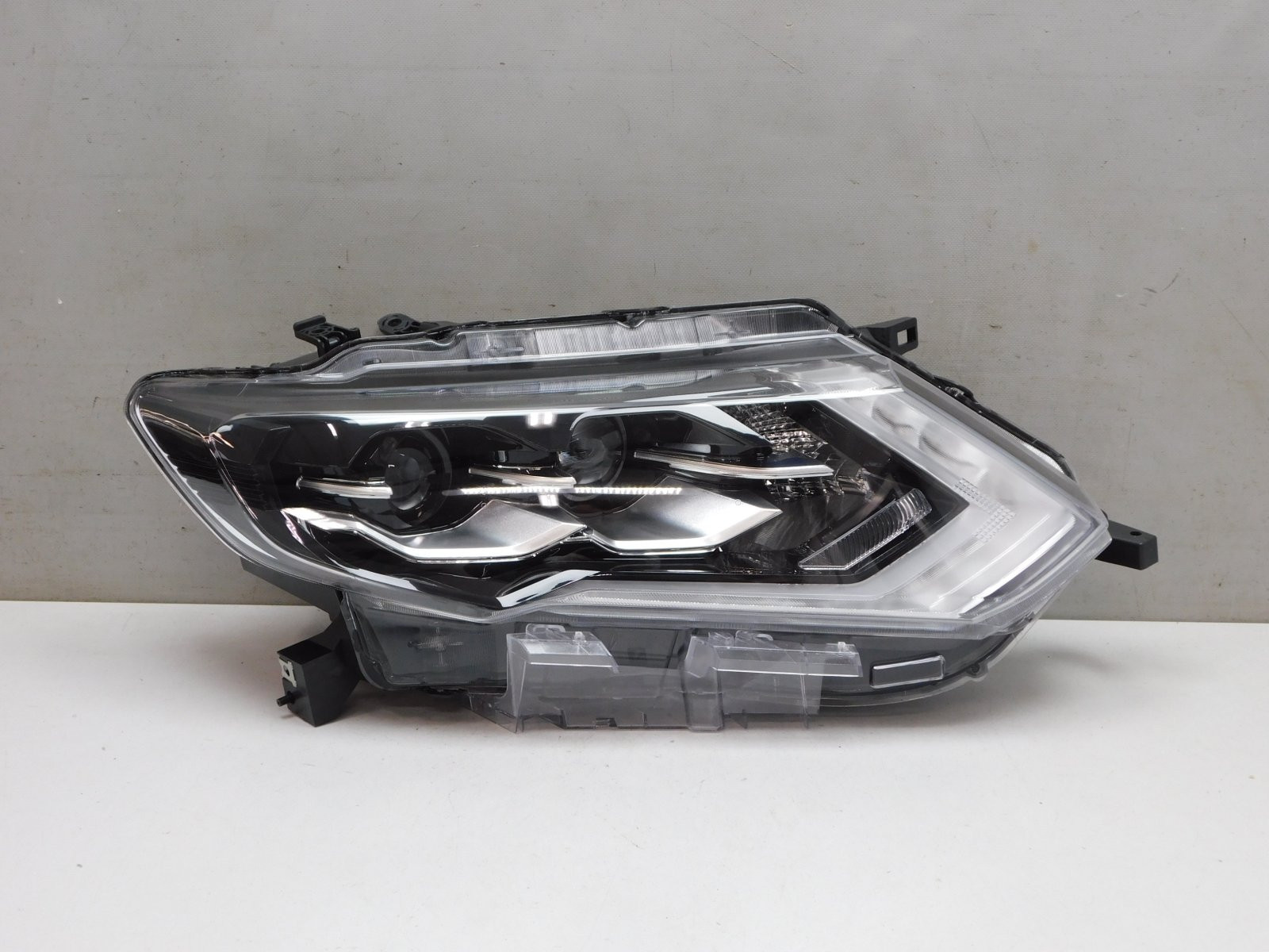 Фара правая Nissan X-Trail (T32) 2014>