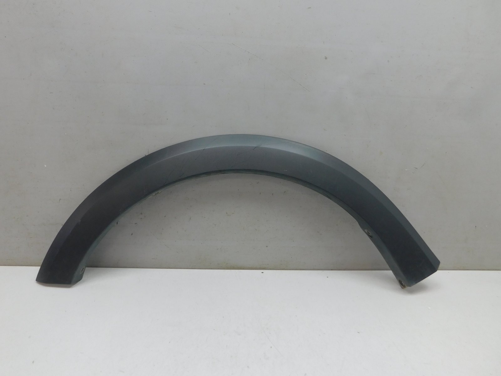 Накладка крыла переднего левого Renault Sandero 2014>