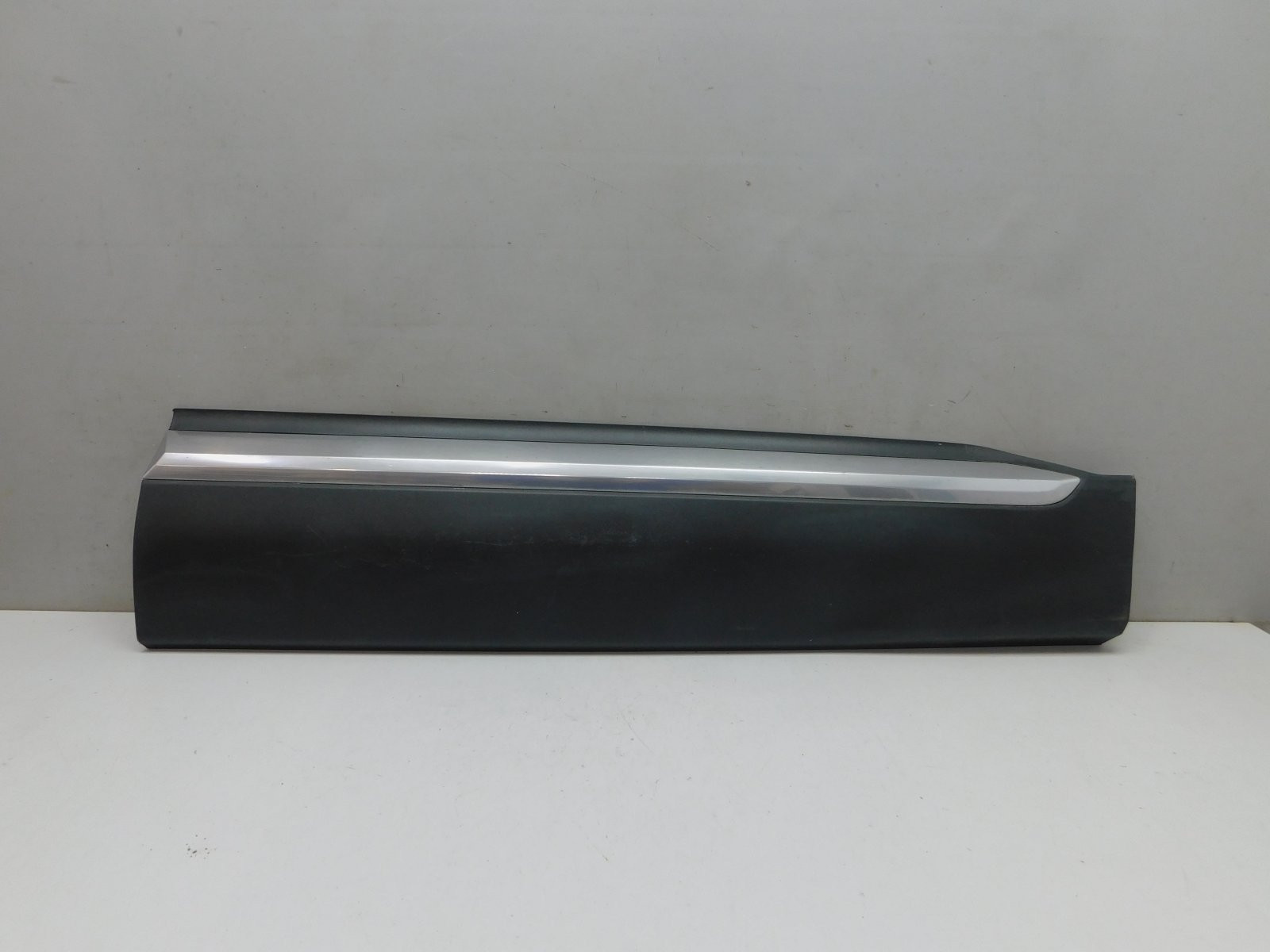 Накладка двери передней правой Hyundai Santa Fe (TM) 2018>