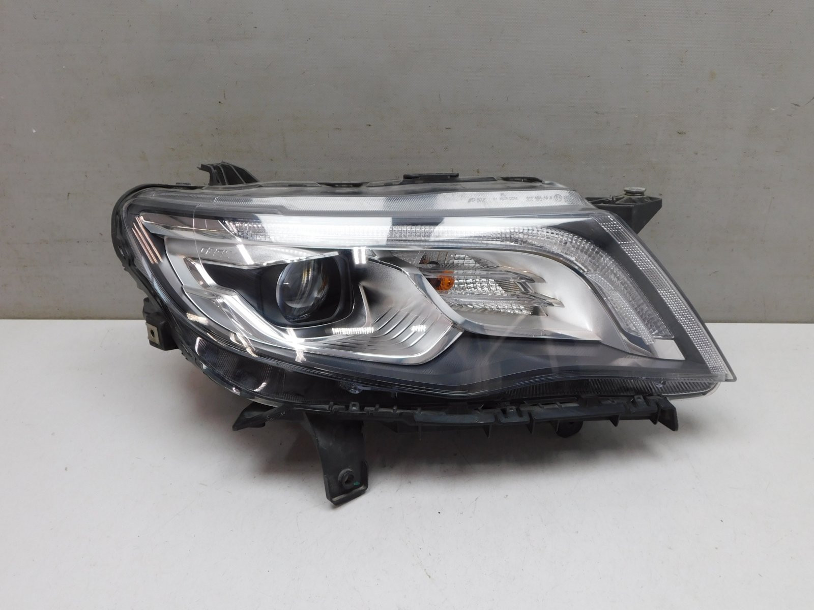 Фара правая Geely Atlas 2017>