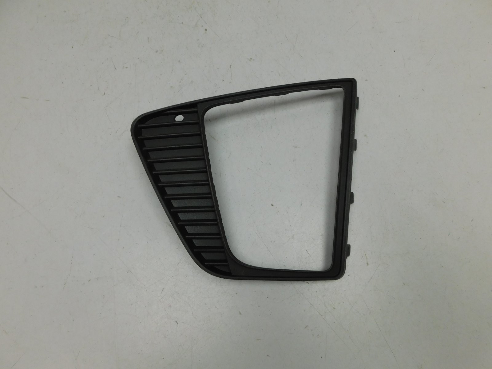 Решетка в бампер левая Hyundai Creta 2016>