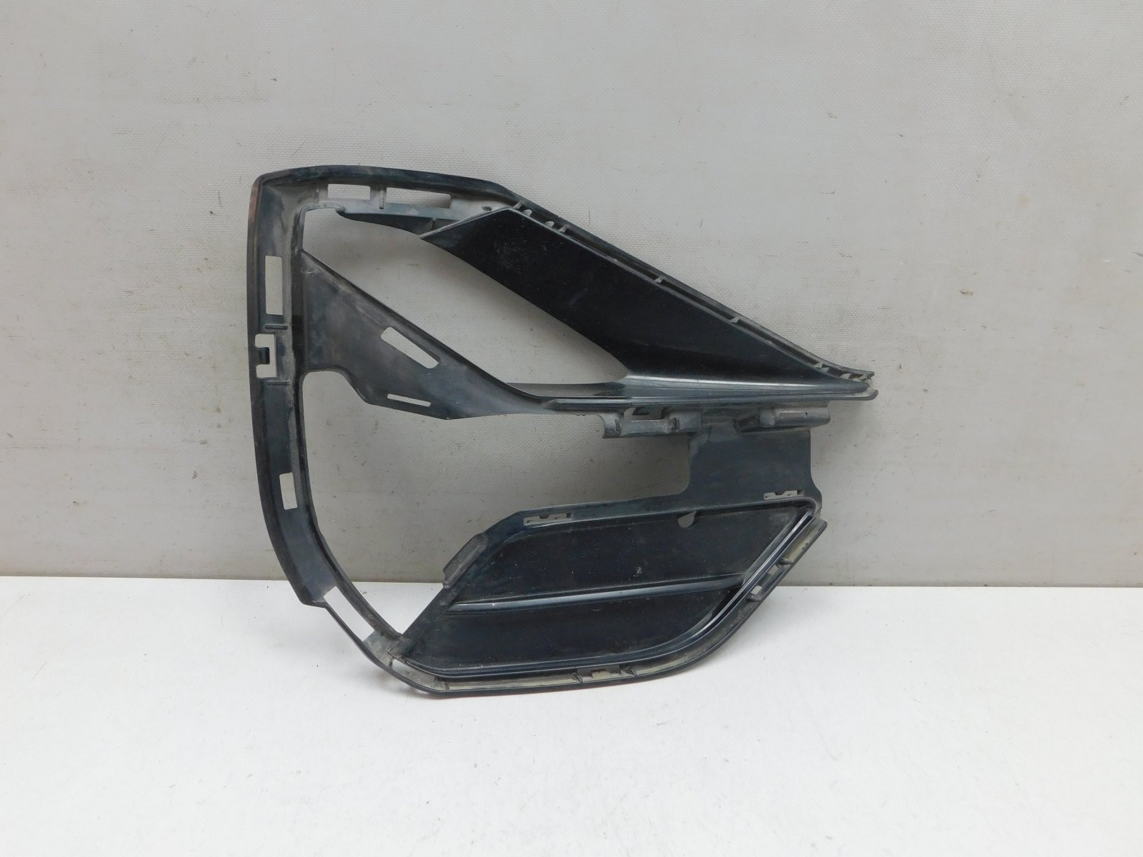 Решетка в бампер правая BMW X1 F48 2015>