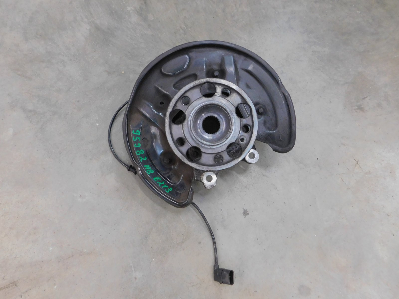 Кулак поворотный задний правый Mercedes-Benz E-Klasse W213 2016>