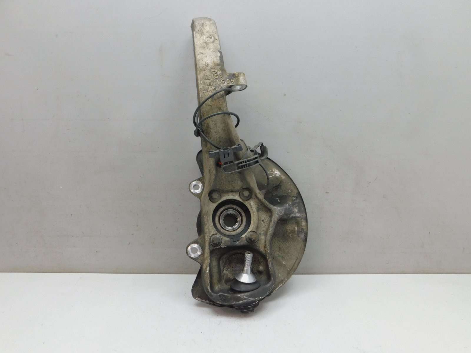 Кулак поворотный передний левый Mercedes-Benz GL/GLS-klasse X166 2012>