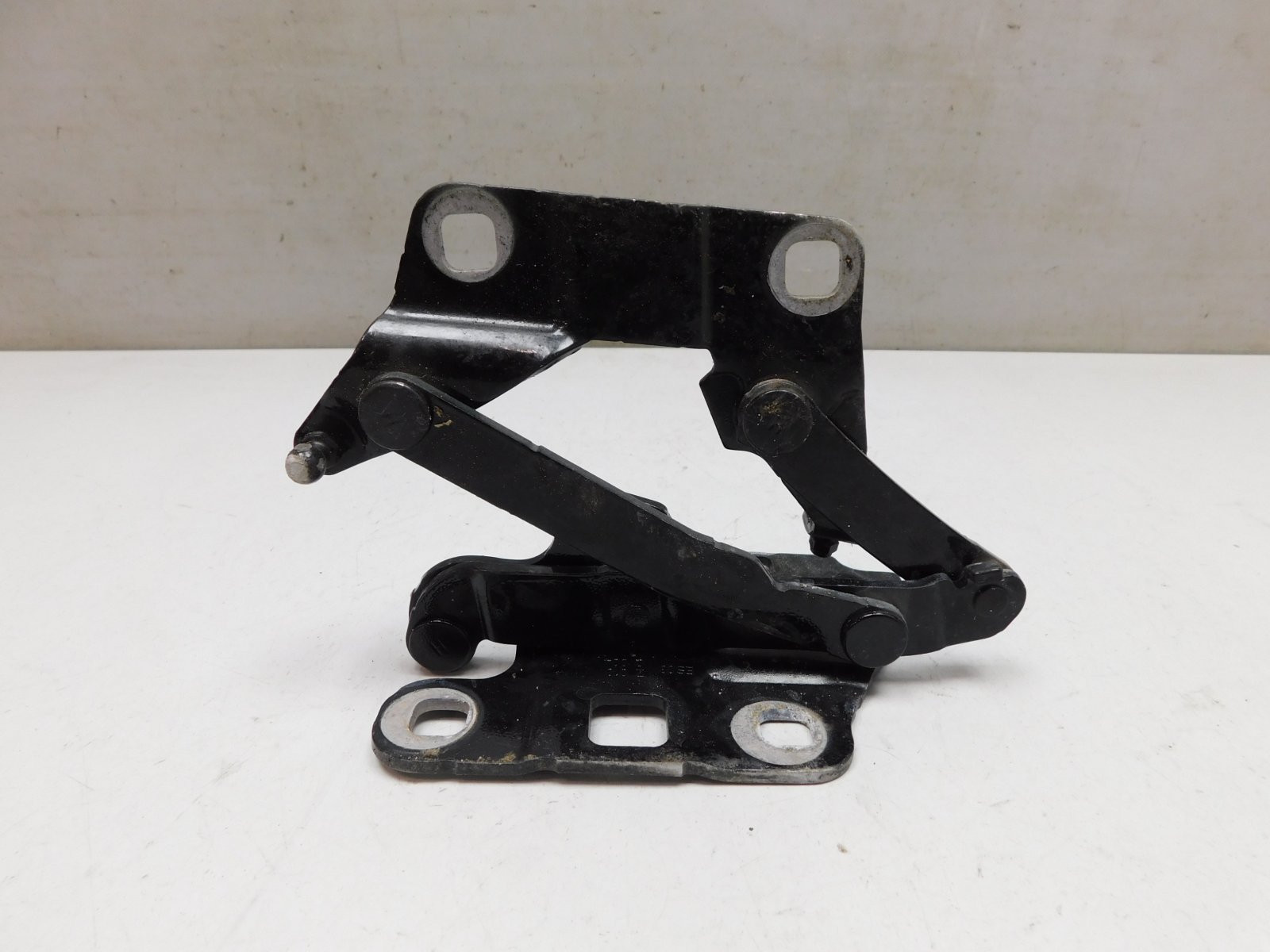 Петля капота левая Mercedes-Benz M-Klasse (ML/GLE) W166 2011>