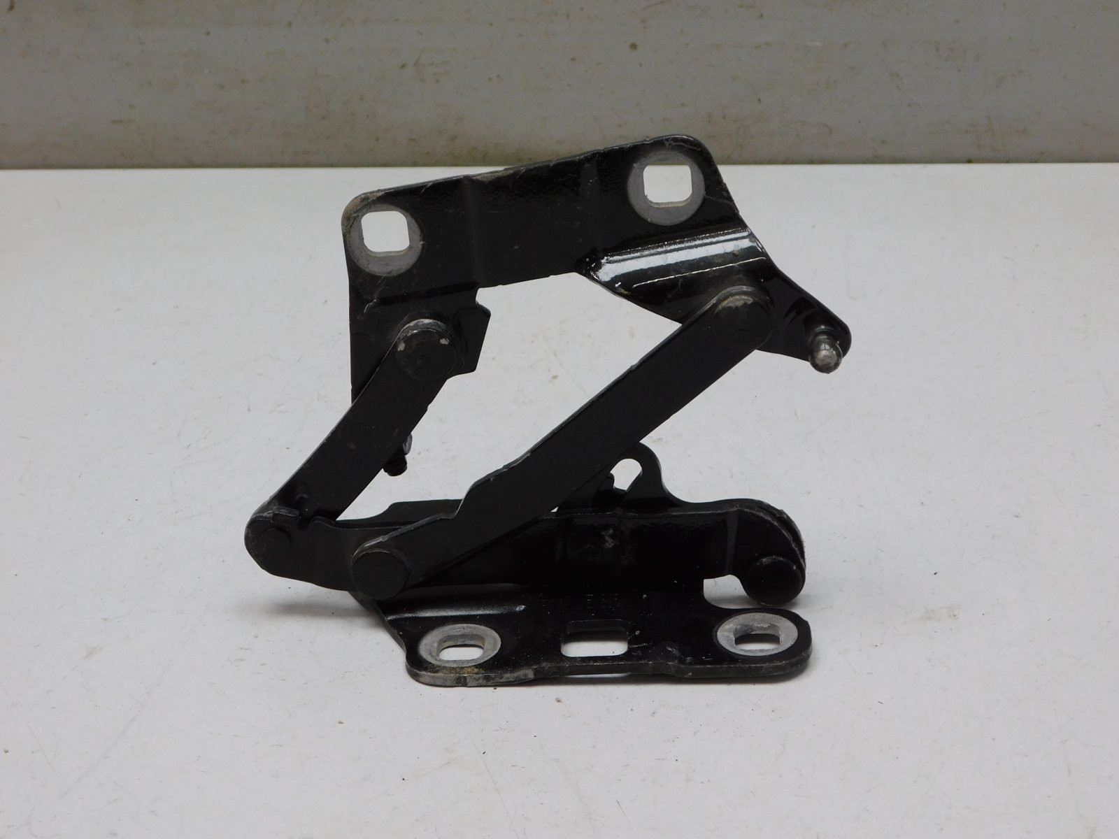 Петля капота правая Mercedes-Benz M-Klasse (ML/GLE) W166 2011>