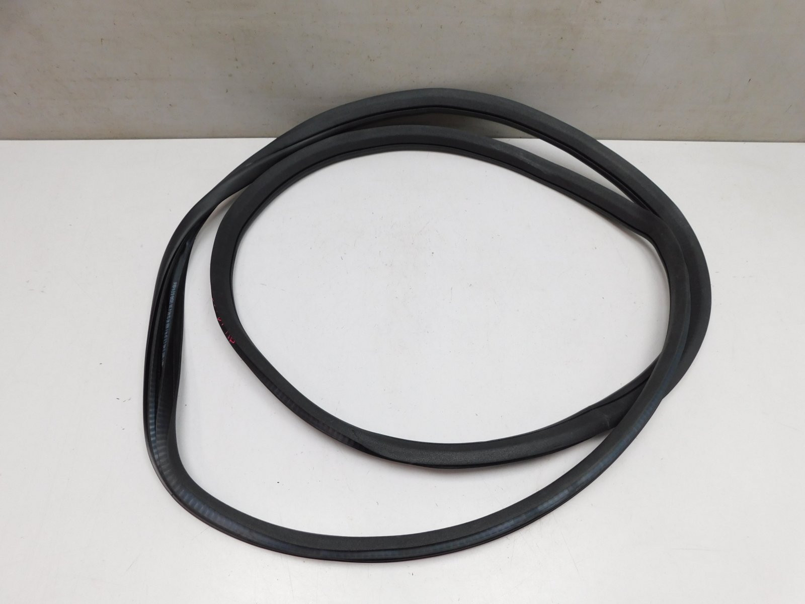 Уплотнитель двери Mercedes-Benz GL/GLS-klasse X166 2012>