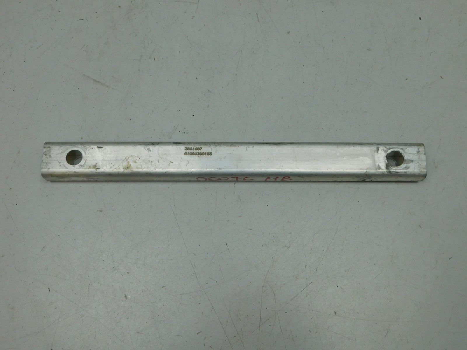 Кронштейн Mercedes-Benz M-Klasse (ML/GLE) W166 2011>