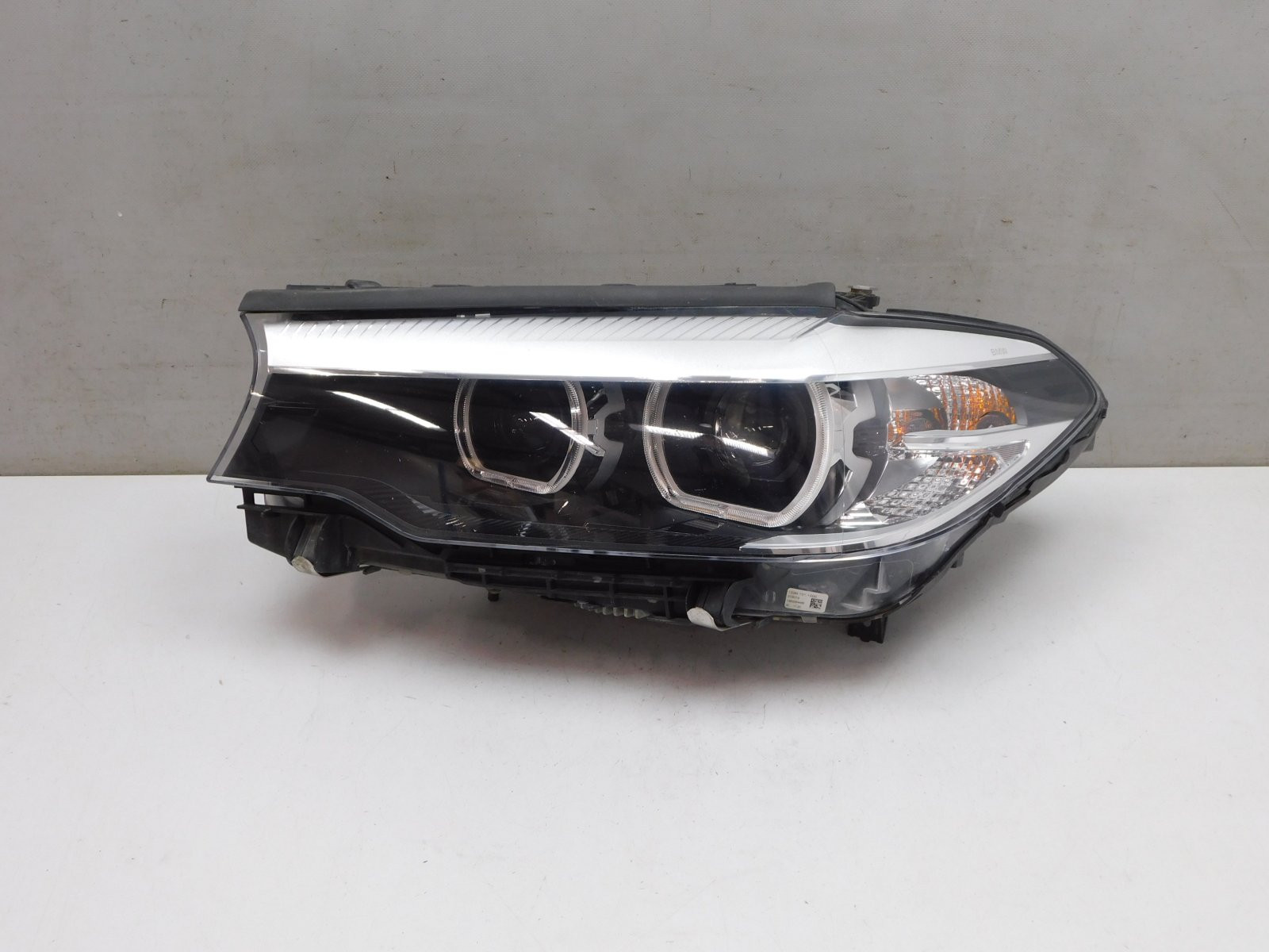 Фара левая BMW 5-серия G30 2016>