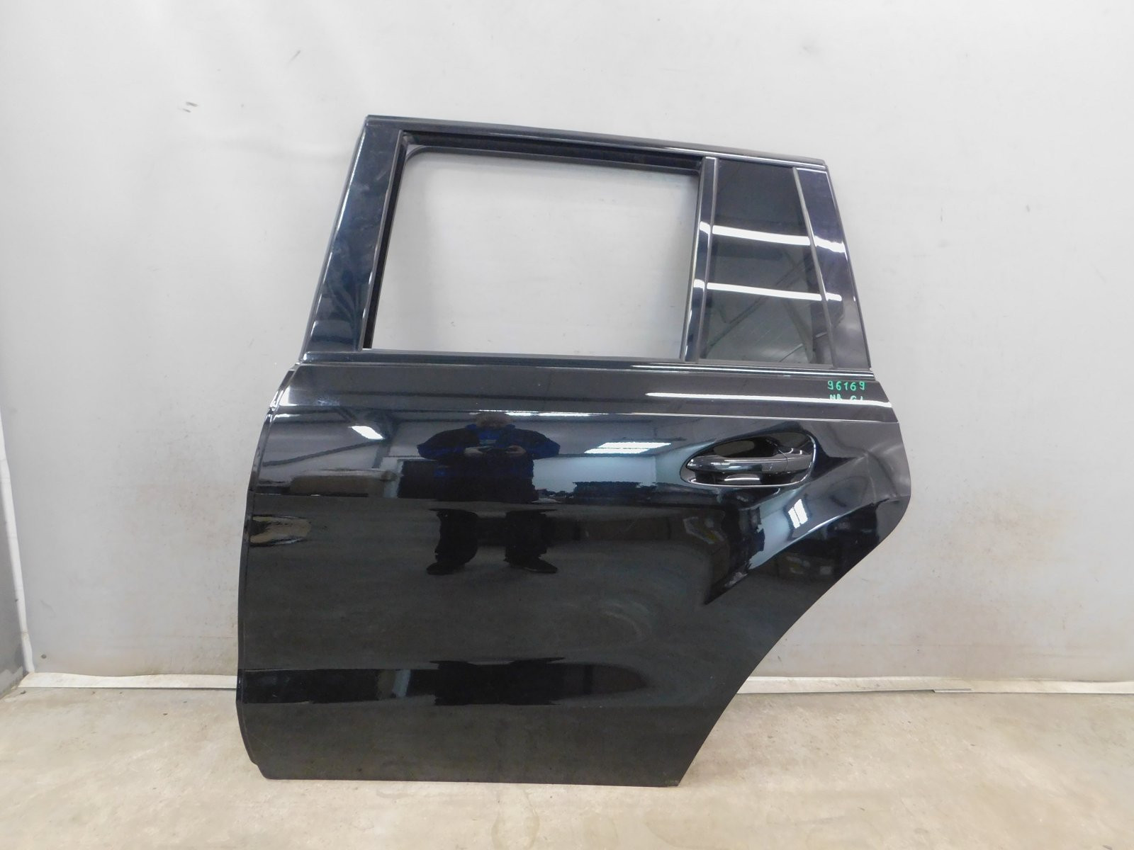 Дверь задняя левая Mercedes-Benz GL/GLS-klasse X166 2012>