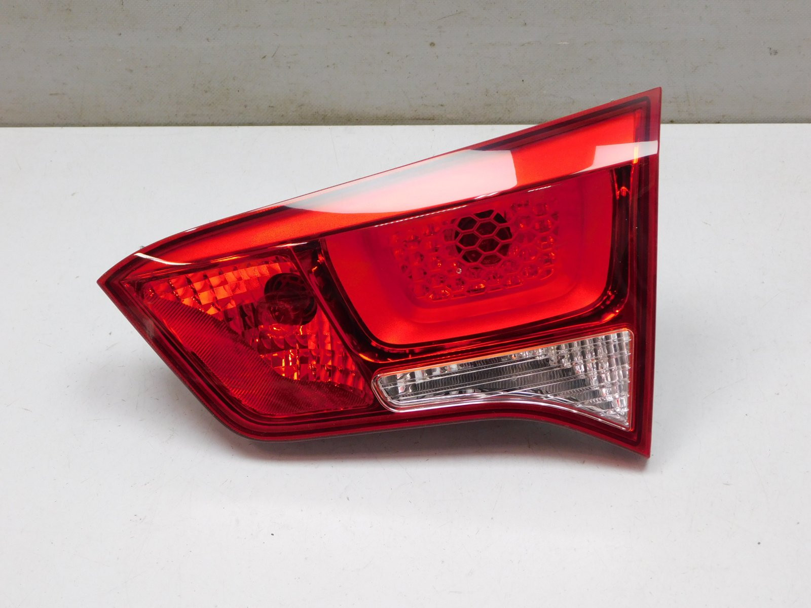 Фонарь задний внутренний правый Kia Rio 2011>