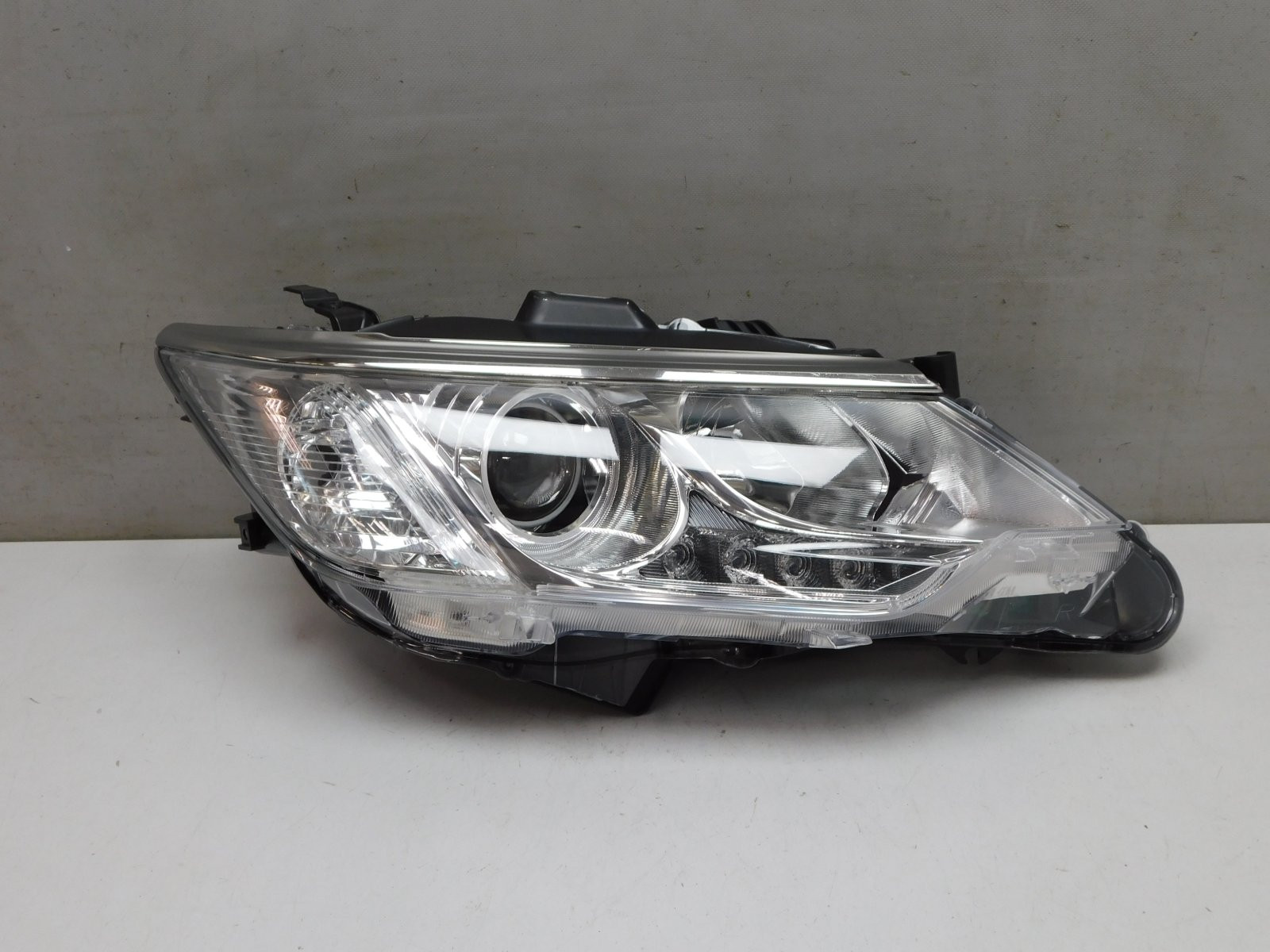 Фара правая Toyota Camry V50 2011-2018