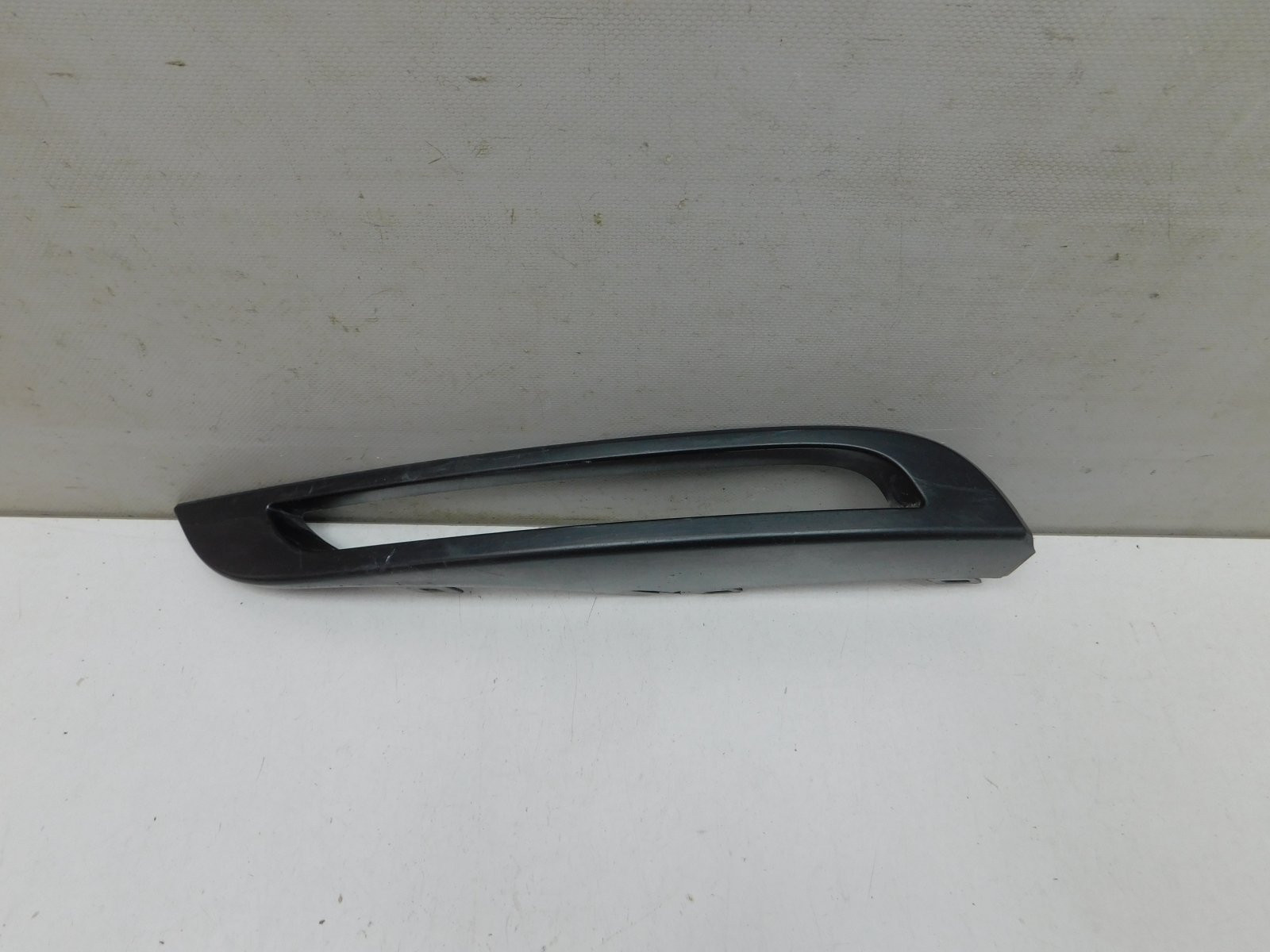 Накладка переднего бампера Land Rover Range Rover Velar 2017>