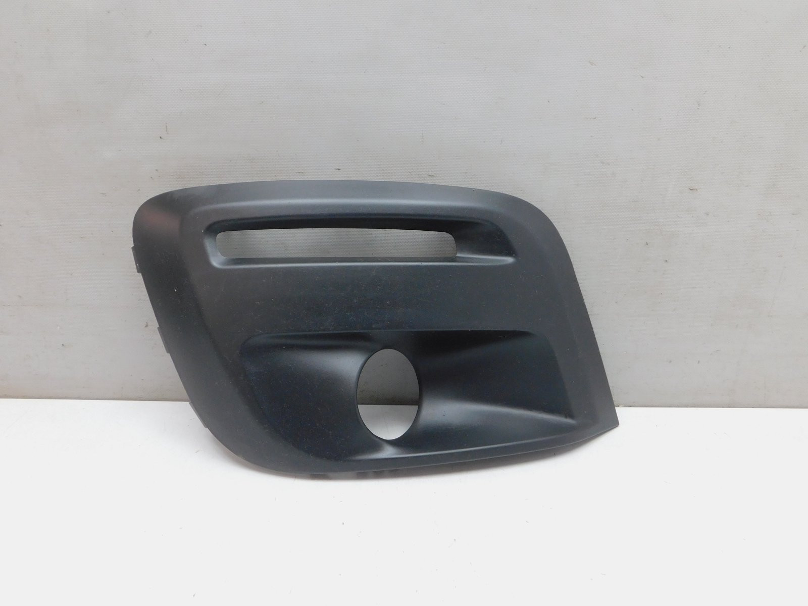 Решетка в бампер правая Peugeot Partner II 2008>