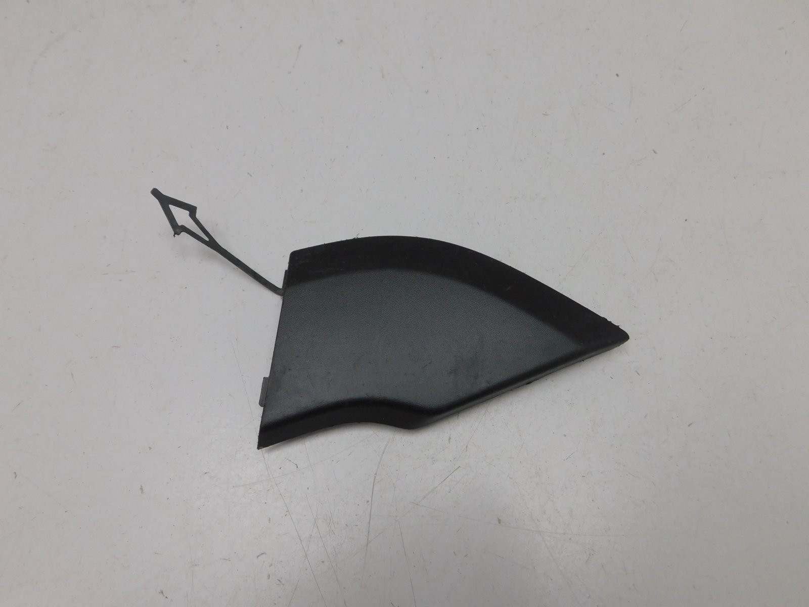 Заглушка буксировочного крюка Renault Sandero 2014>