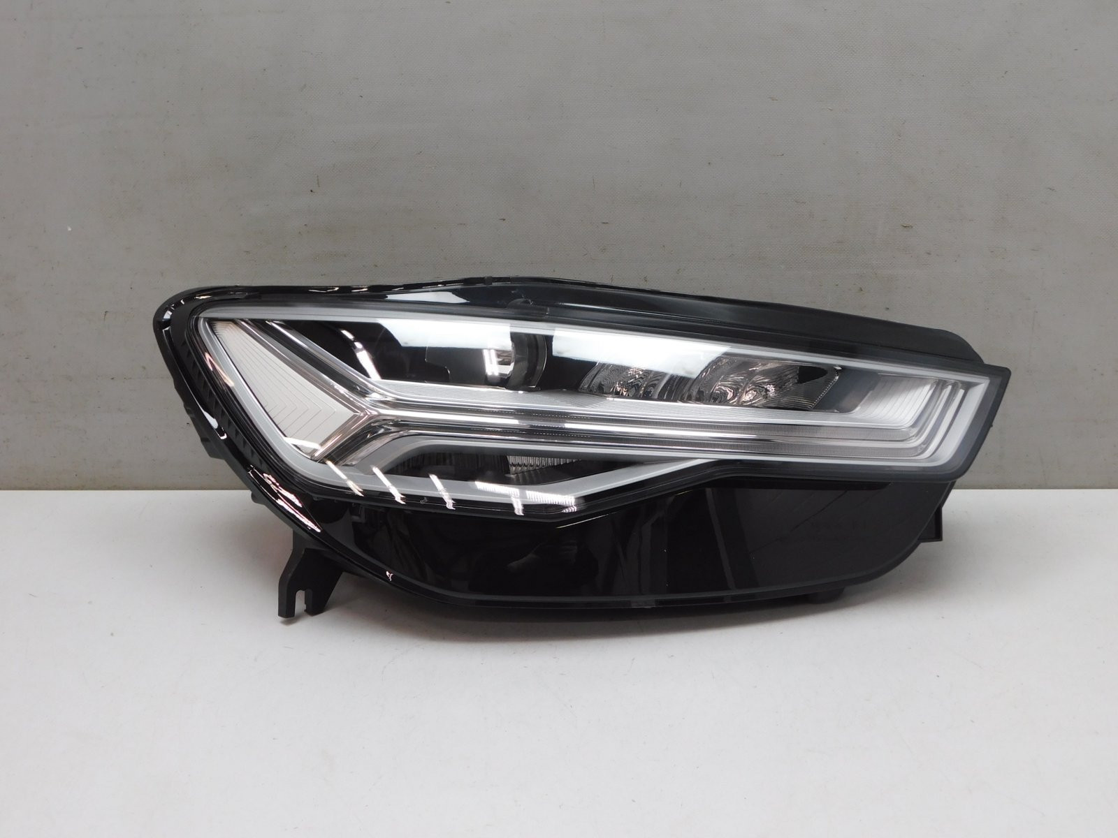 Фара правая Audi A6 [C7,4G] 2011-2018