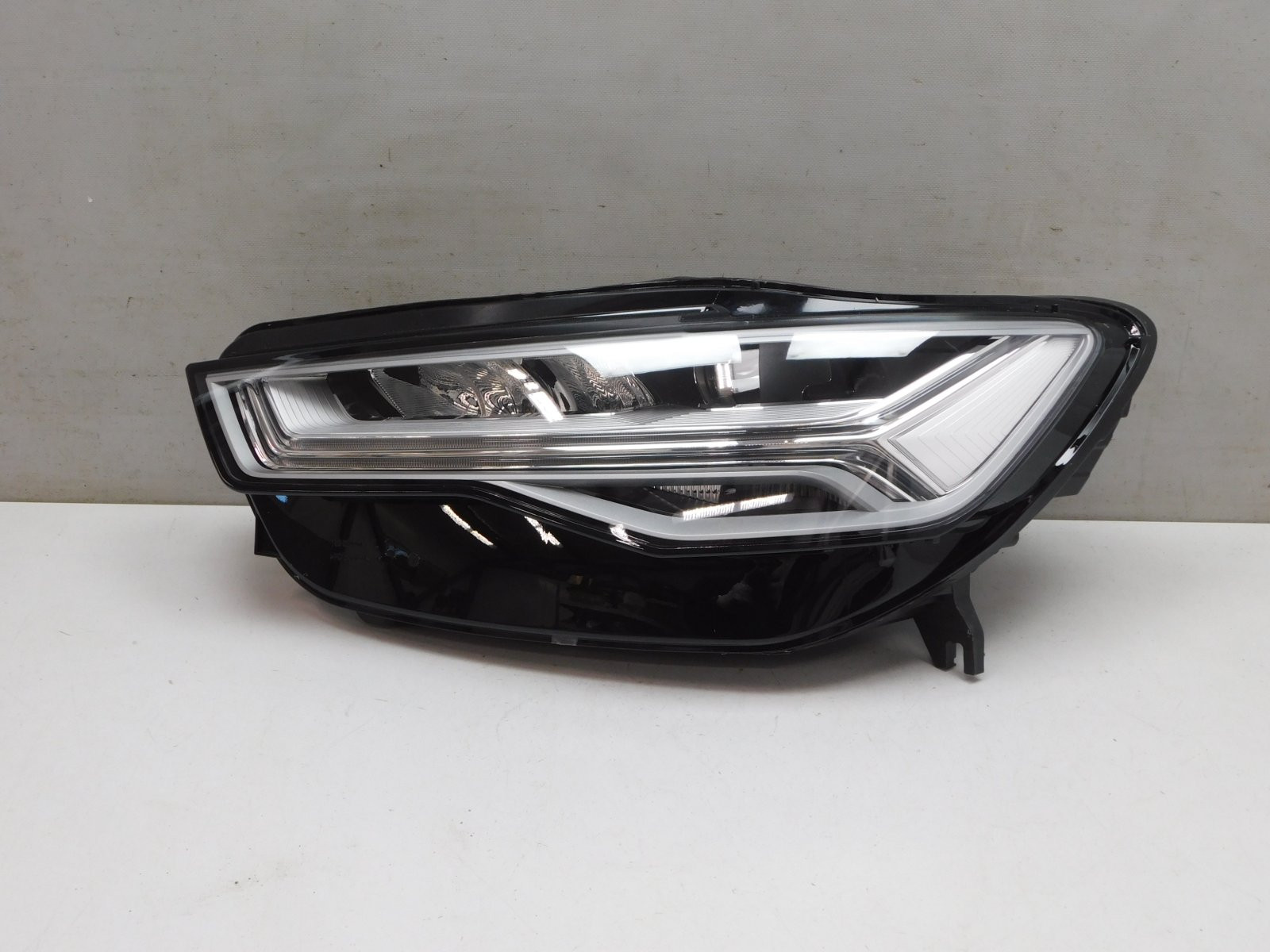 Фара левая Audi A6 [C7,4G] 2011-2018