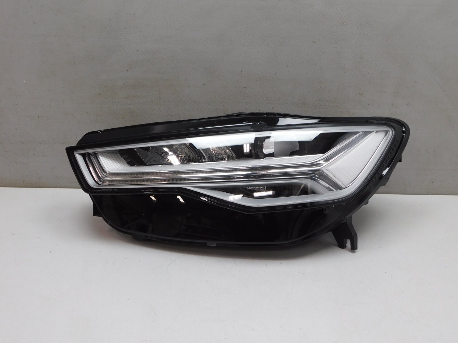 Фара левая Audi A6 [C7,4G] 2011-2018