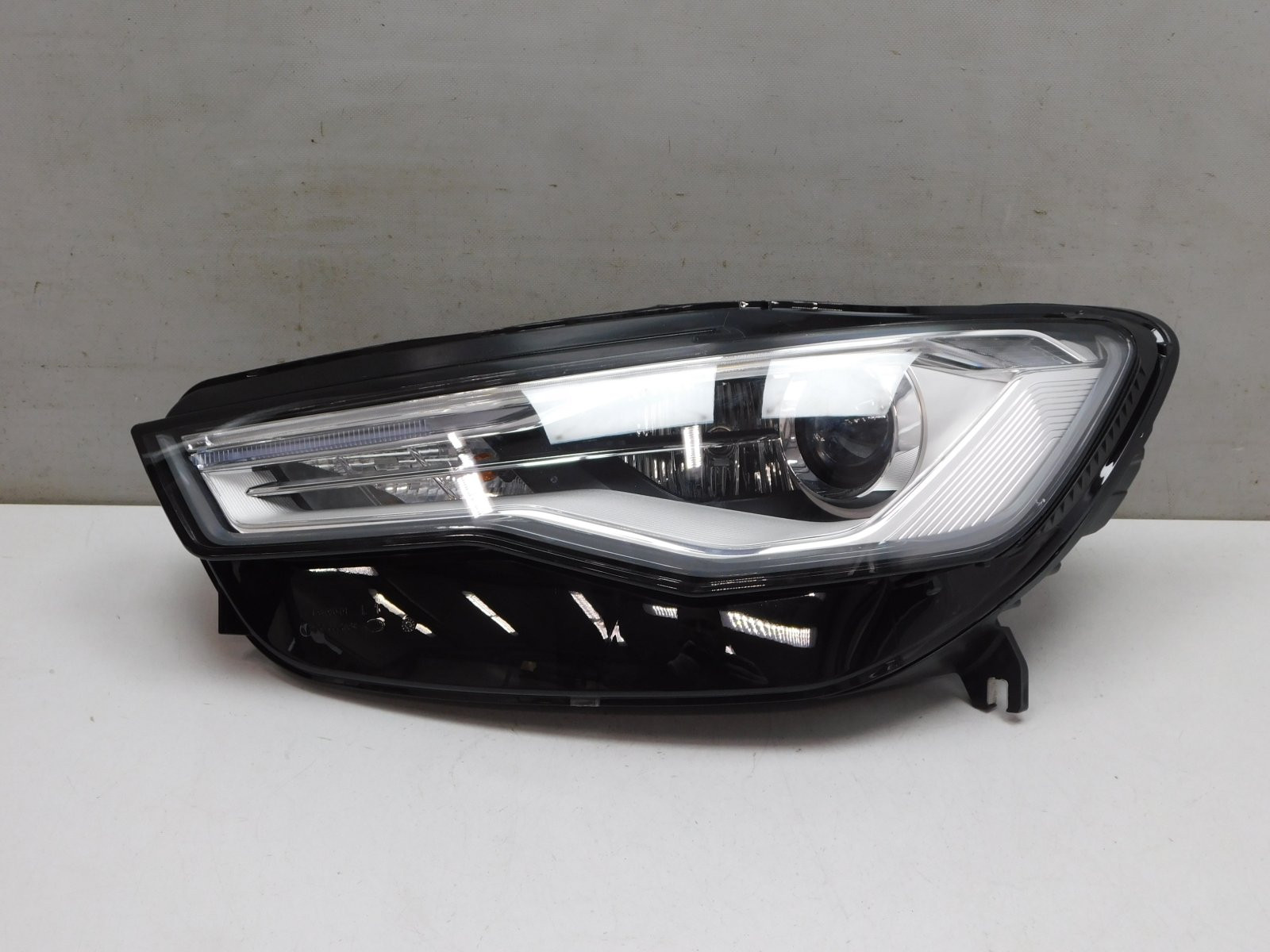 Фара левая Audi A6 [C7,4G] 2011-2018