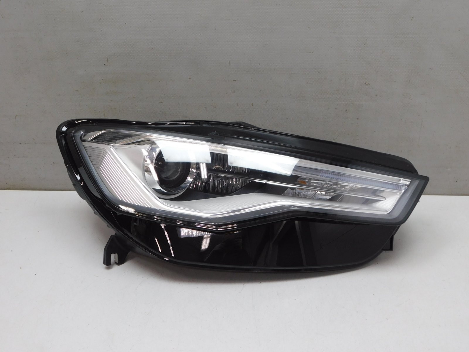 Фара правая Audi A6 [C7,4G] 2011-2018