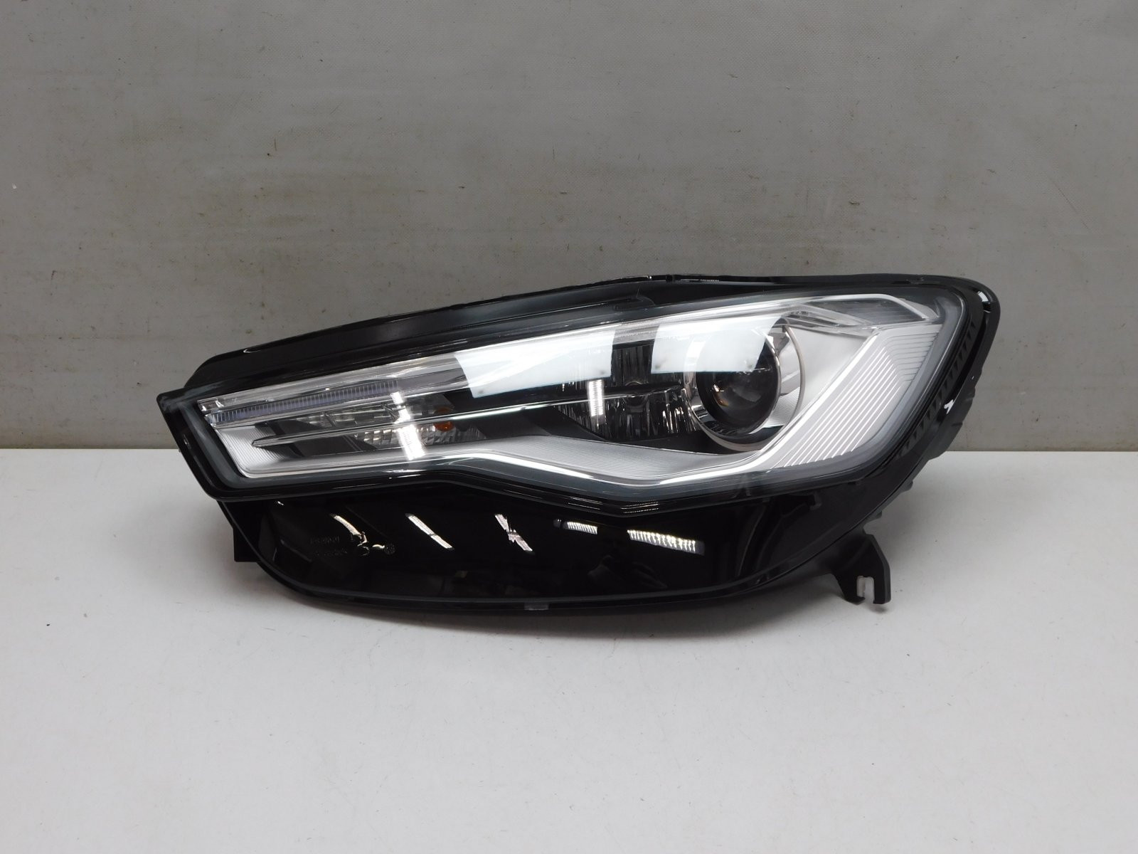 Фара левая Audi A6 [C7,4G] 2011-2018