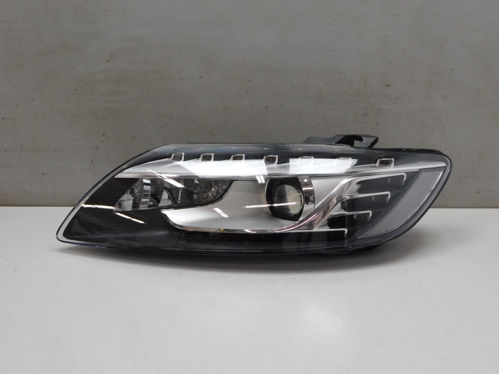 Фара левая Audi Q7 [4L] 2005-2015