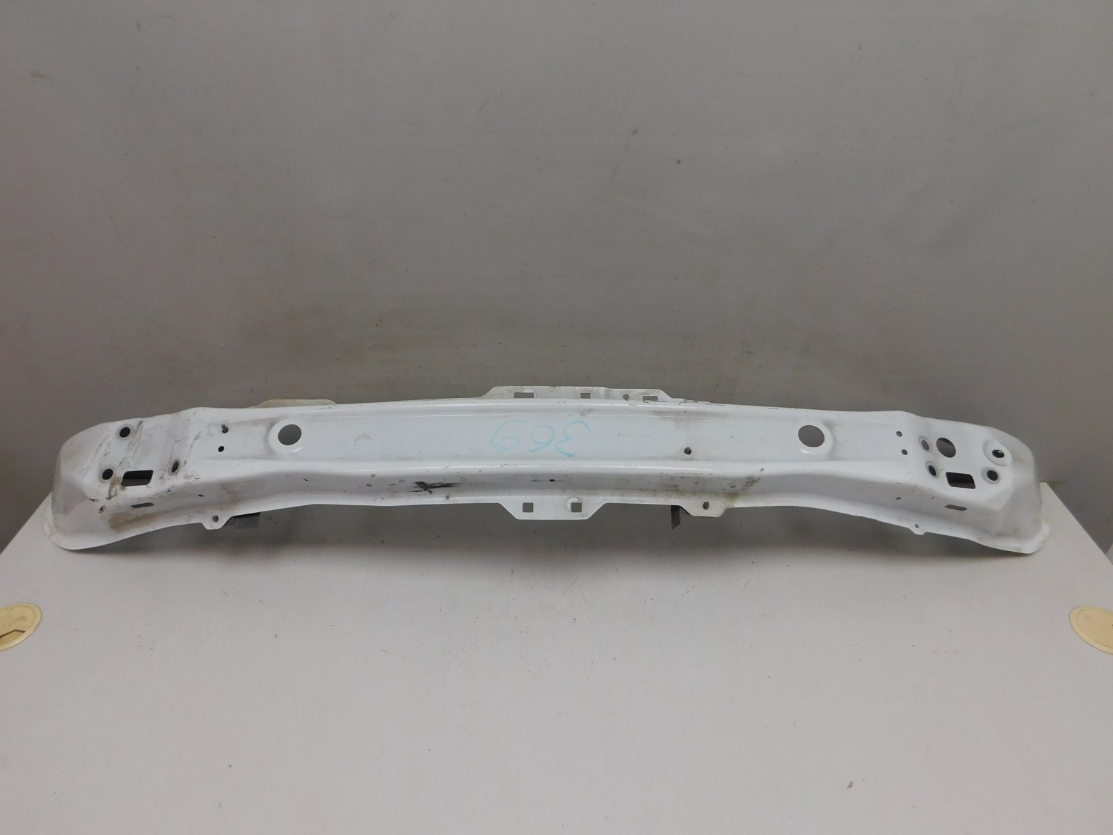 Усилитель переднего бампера Renault Arkana 2019>