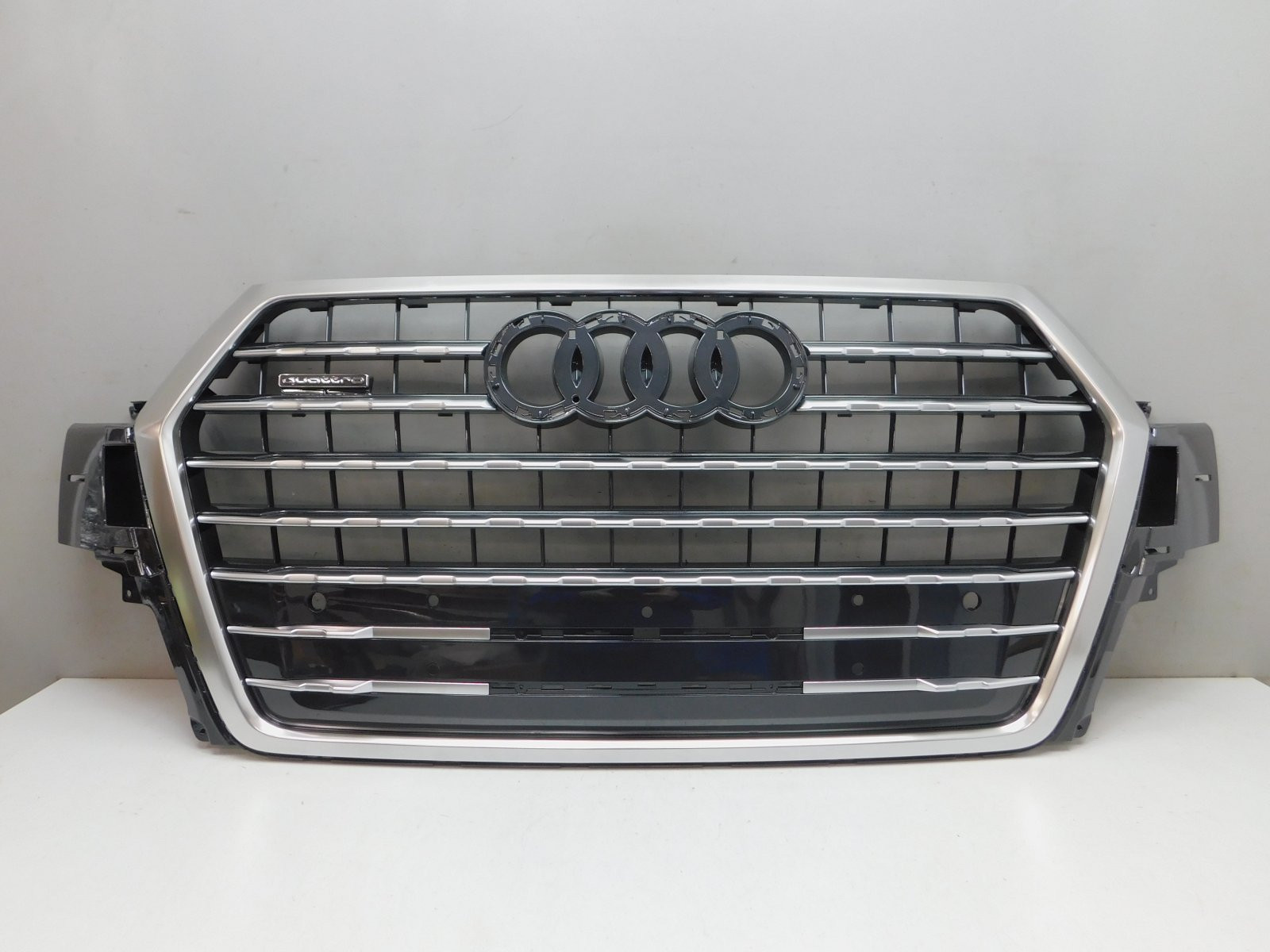 Решетка радиатора Audi Q7 [4M] 2015>