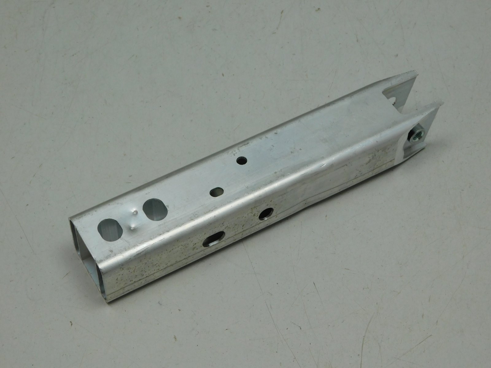 Кронштейн усилителя переднего ба BMW 3-серия G20 2018>